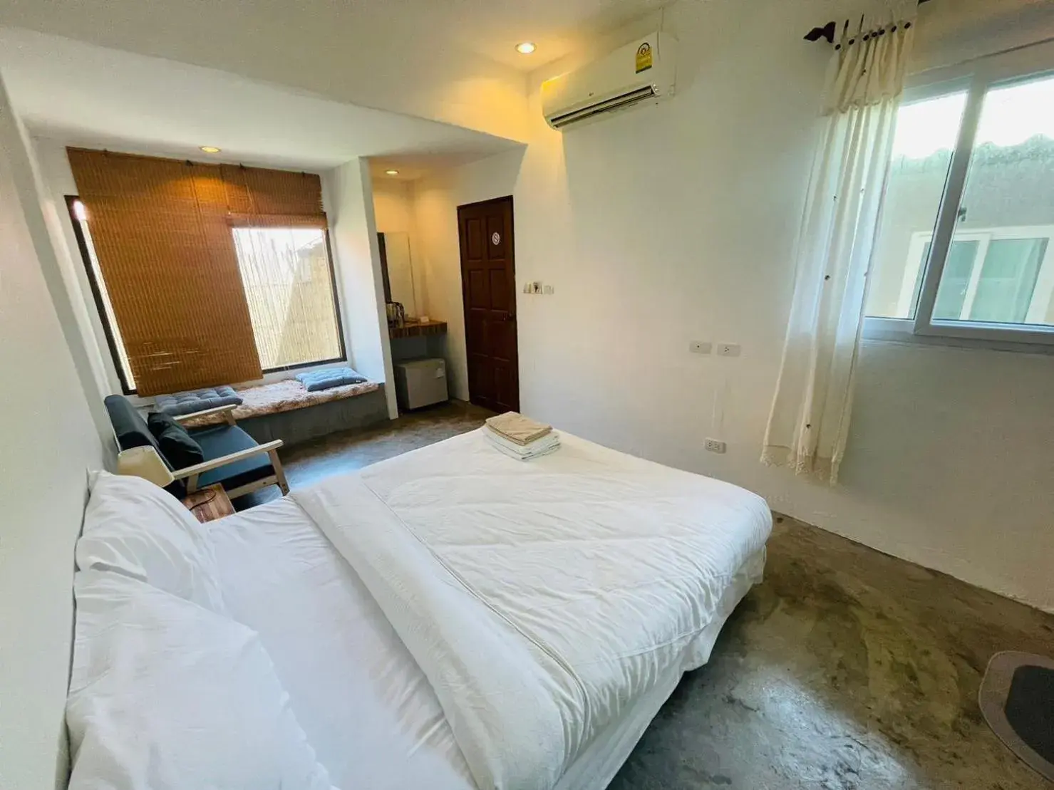 Standard Double Room in The Sea Resort Haad Rin Standard Double Room in The Sea Resort Haad Rin
