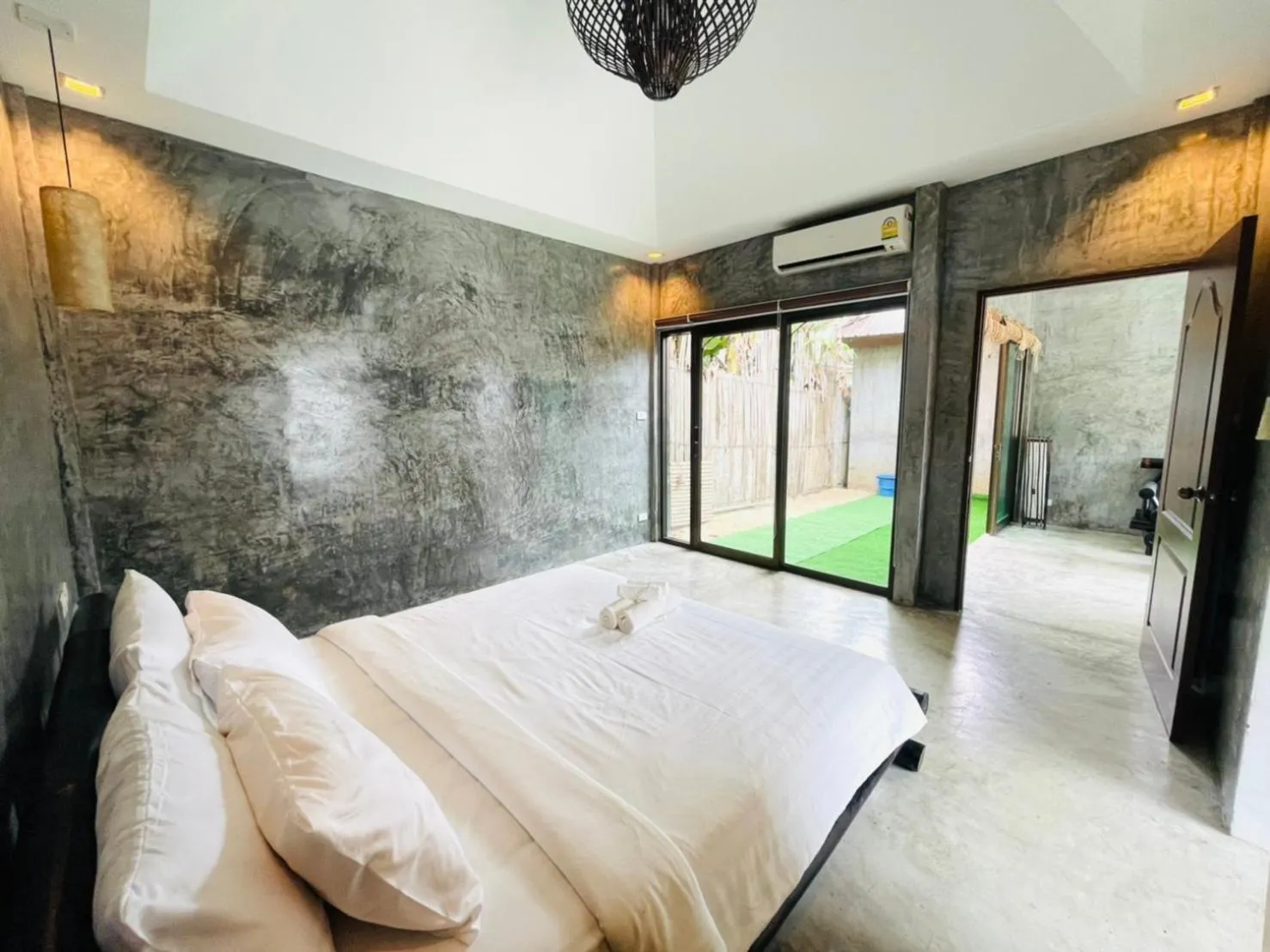 Bed in The Sea Resort Haad Rin