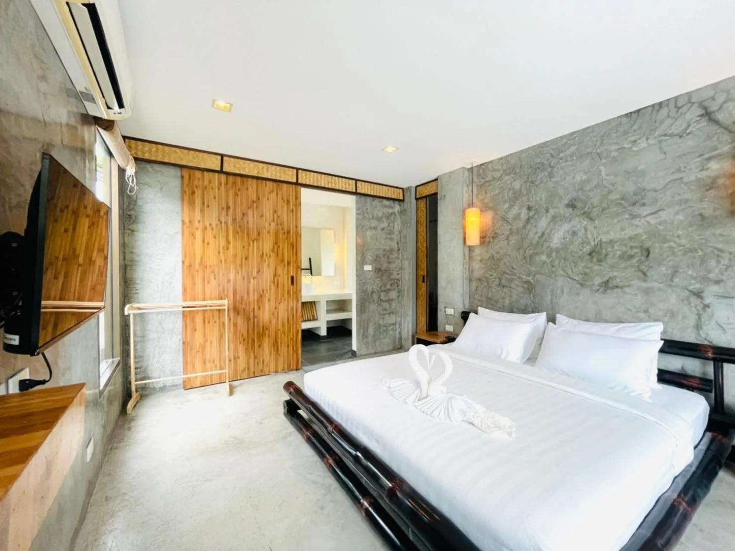 Photo of the whole room, Bed in The Sea Resort Haad Rin