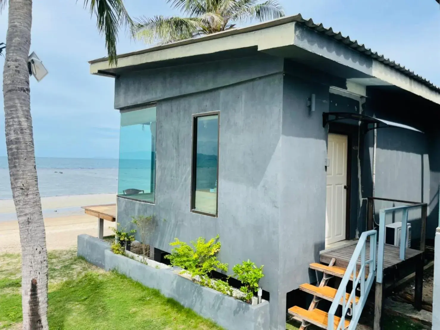 Deluxe Bungalow with Sea View in The Sea Resort Haad Rin Deluxe Bungalow with Sea View in The Sea Resort Haad Rin