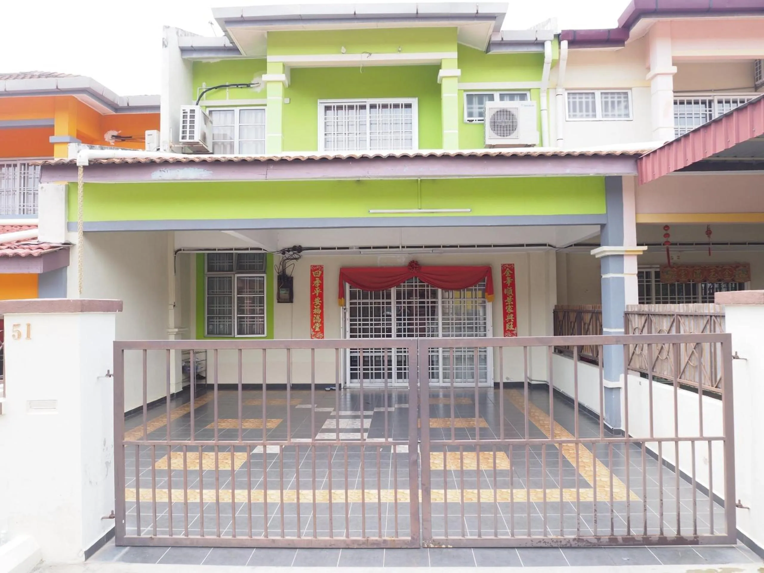 Facade/entrance in OYO Homes 90575 CK Bahau Homestay