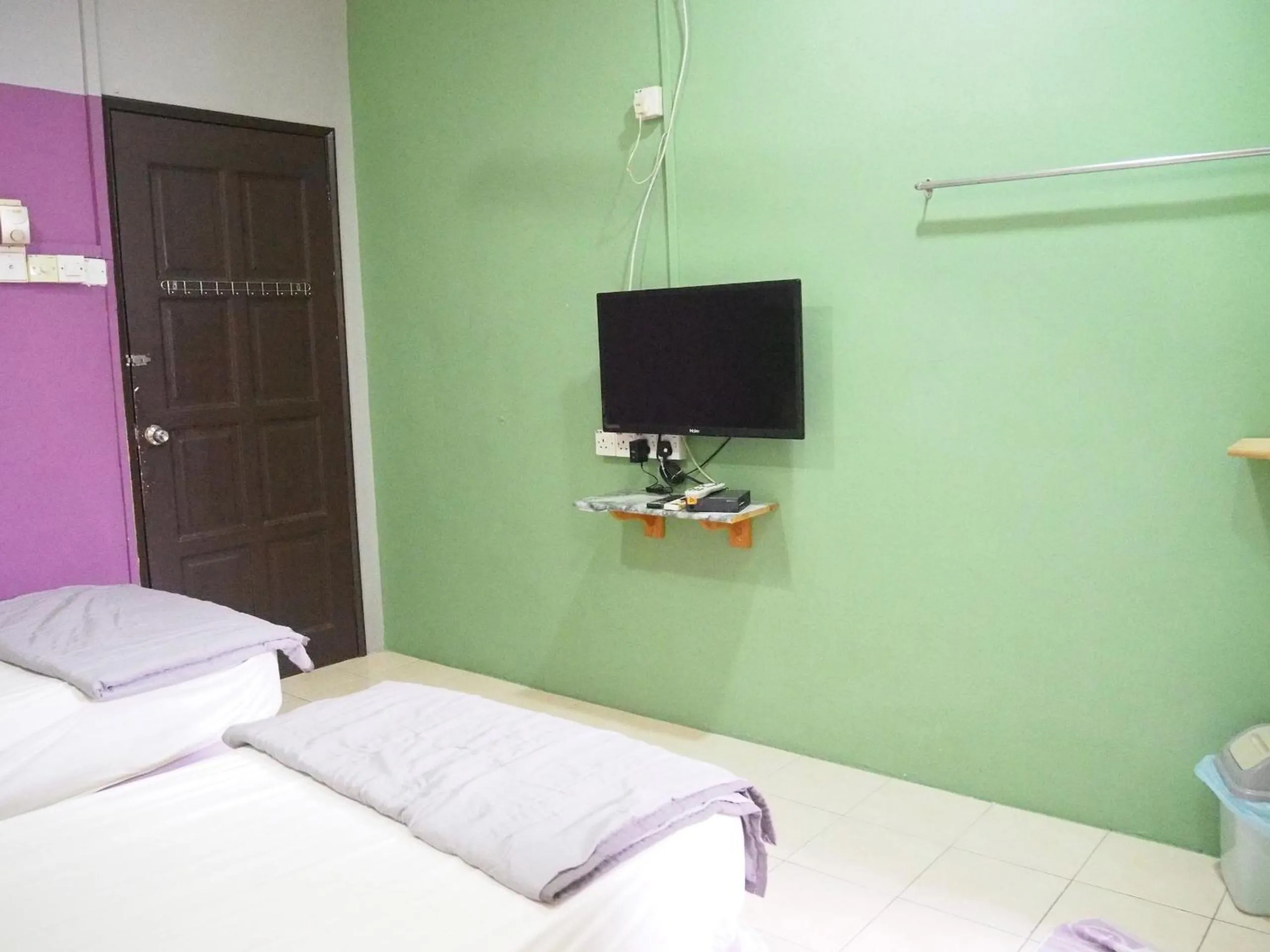 Bedroom, Bed in OYO Homes 90575 CK Bahau Homestay