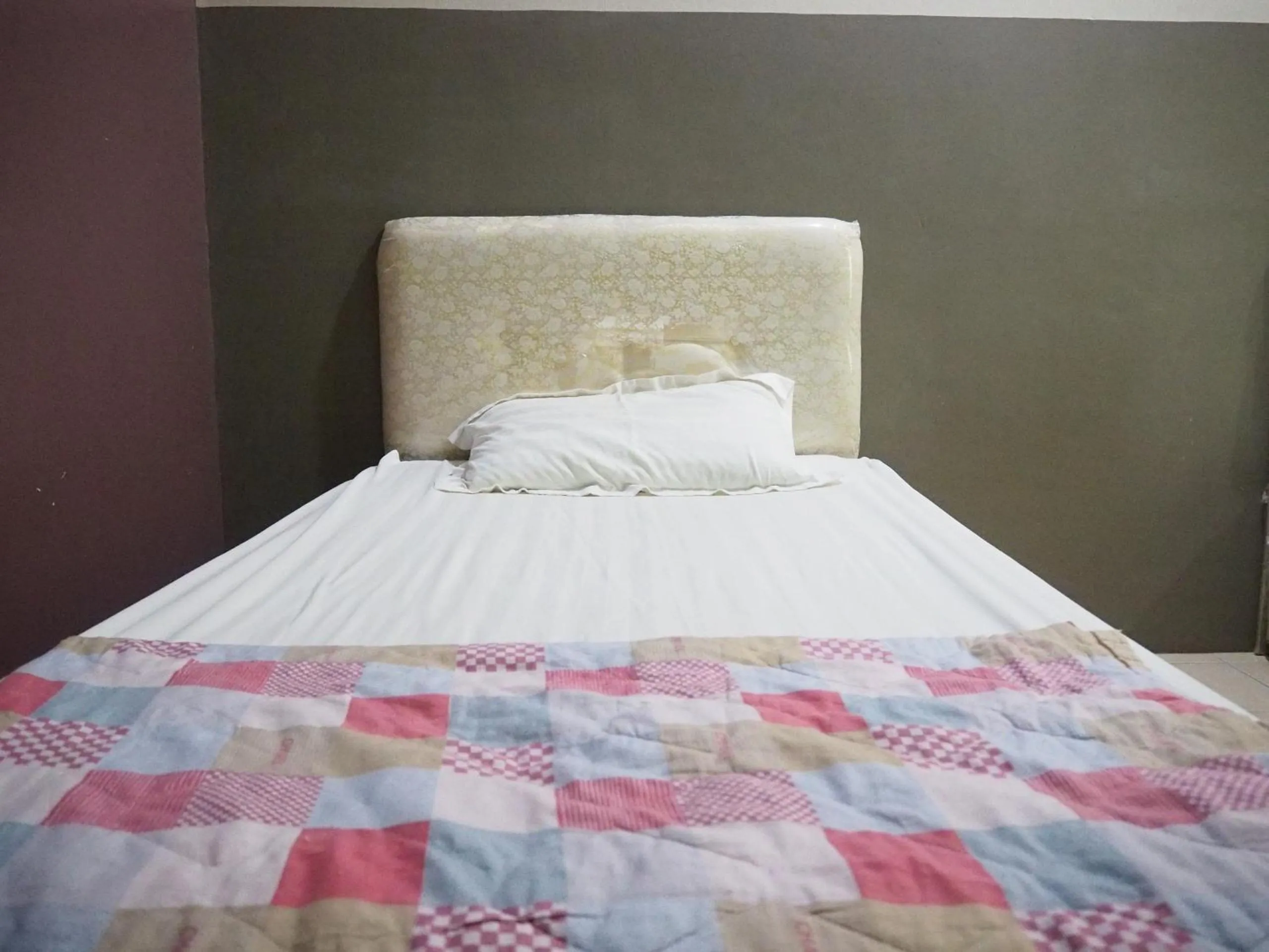 Bedroom, Bed in OYO Homes 90575 CK Bahau Homestay