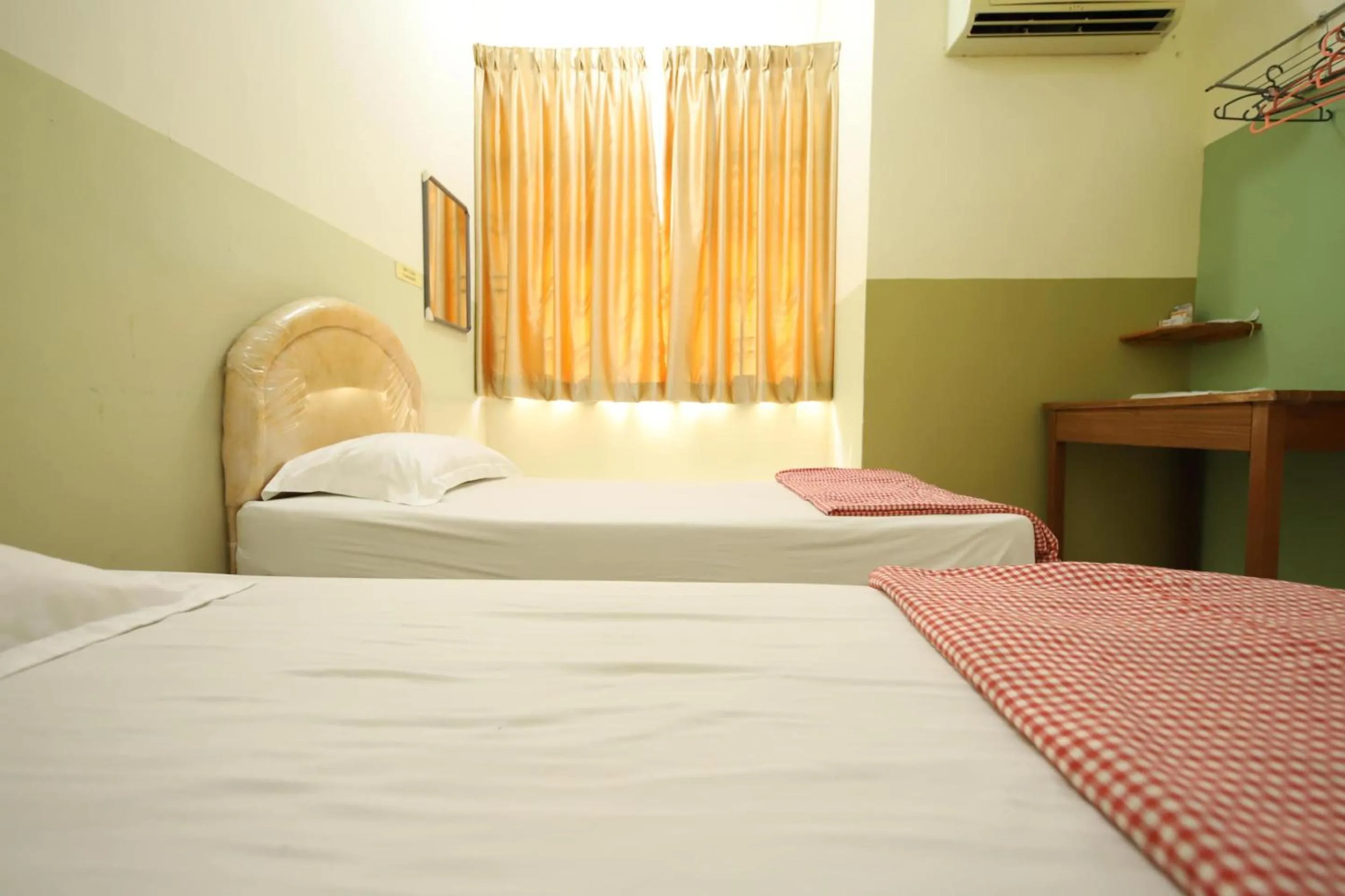 Bedroom, Bed in OYO Homes 90575 CK Bahau Homestay