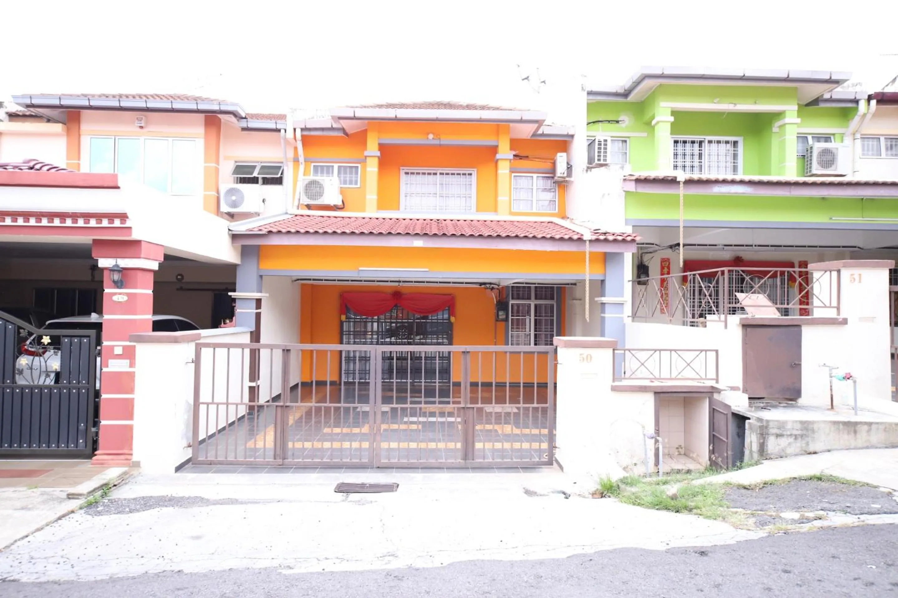 Facade/entrance in OYO Homes 90575 CK Bahau Homestay