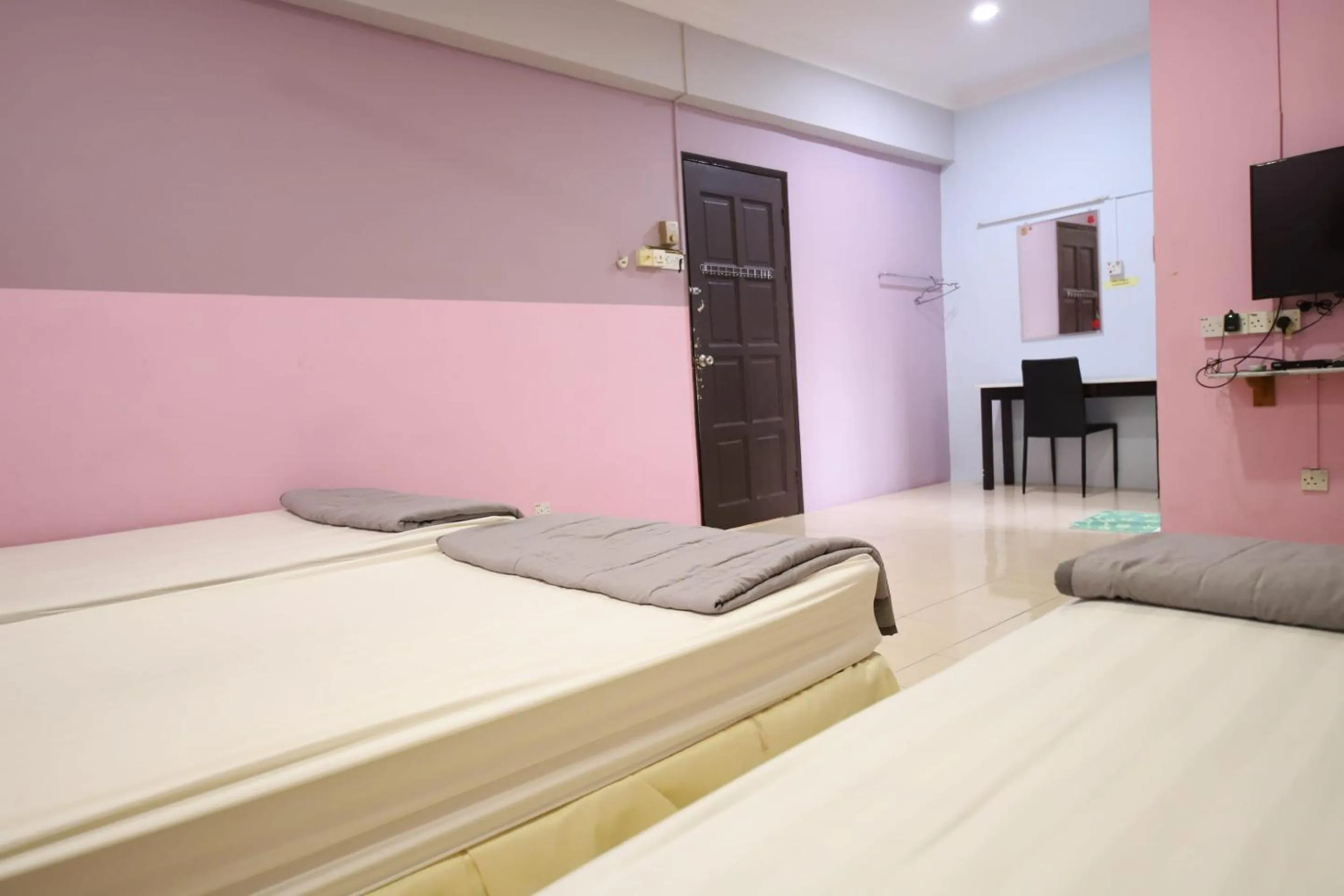 Bedroom, Bed in OYO Homes 90575 CK Bahau Homestay