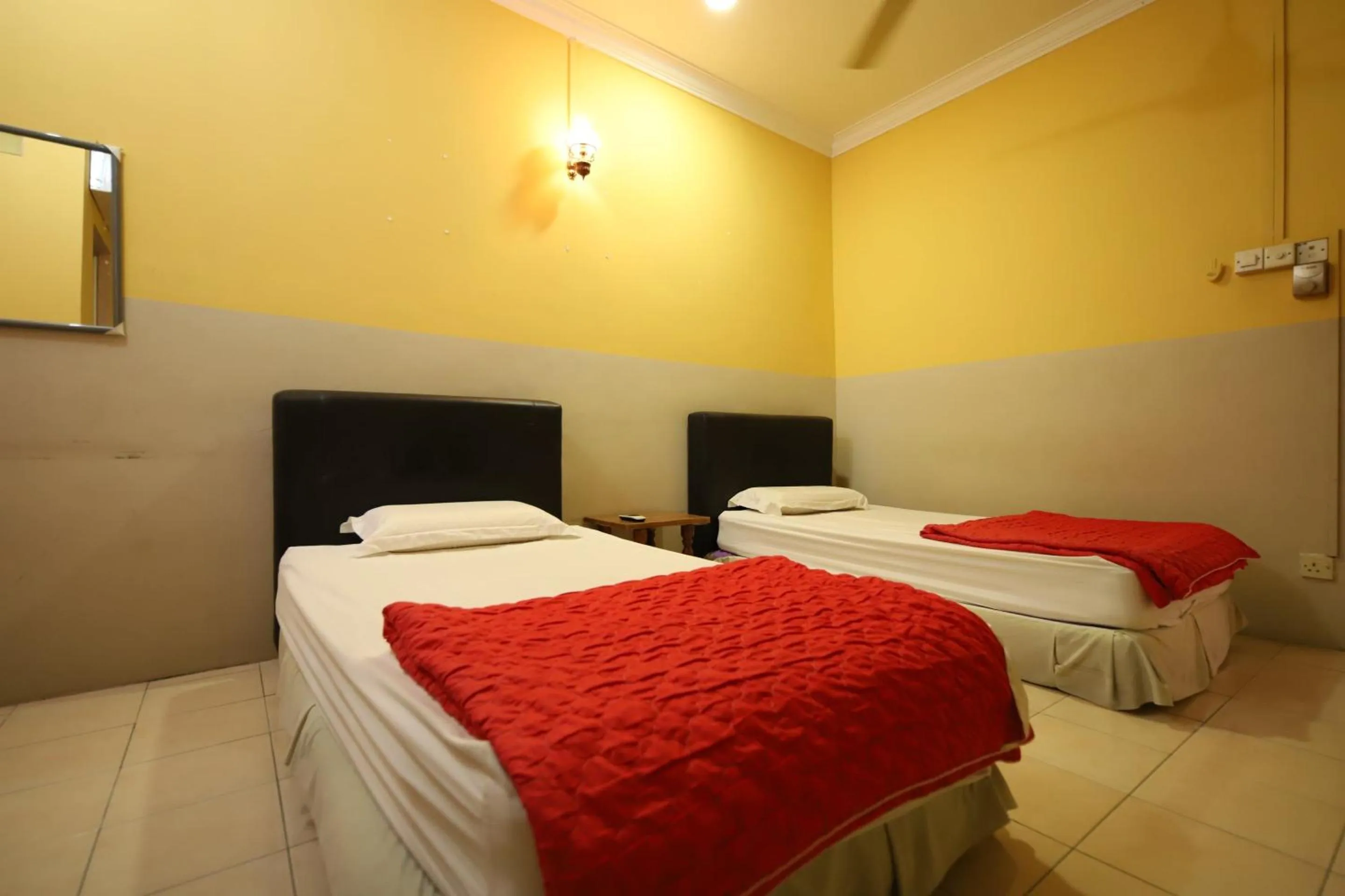 Bedroom, Bed in OYO Homes 90575 CK Bahau Homestay