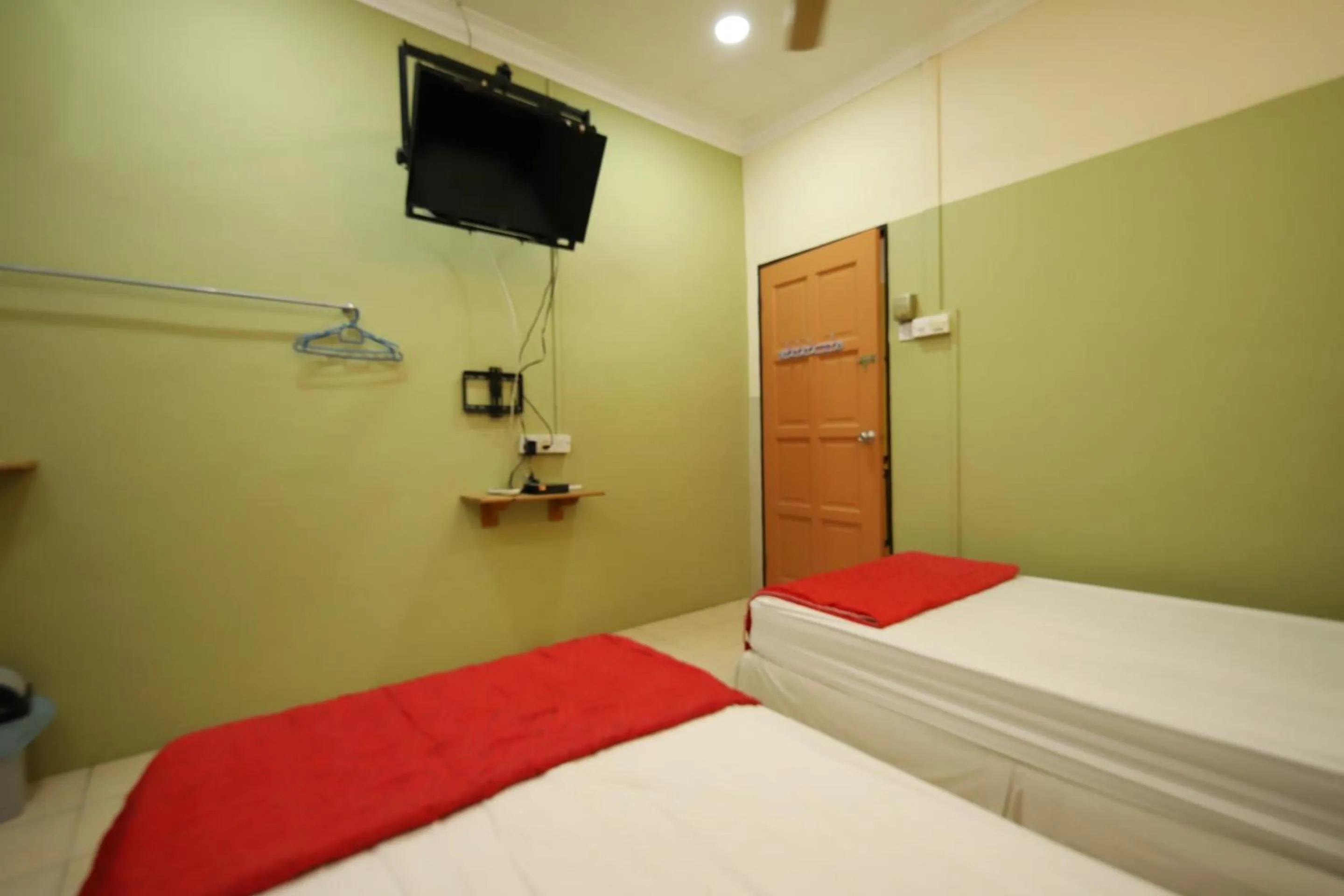 Bedroom, Bed in OYO Homes 90575 CK Bahau Homestay