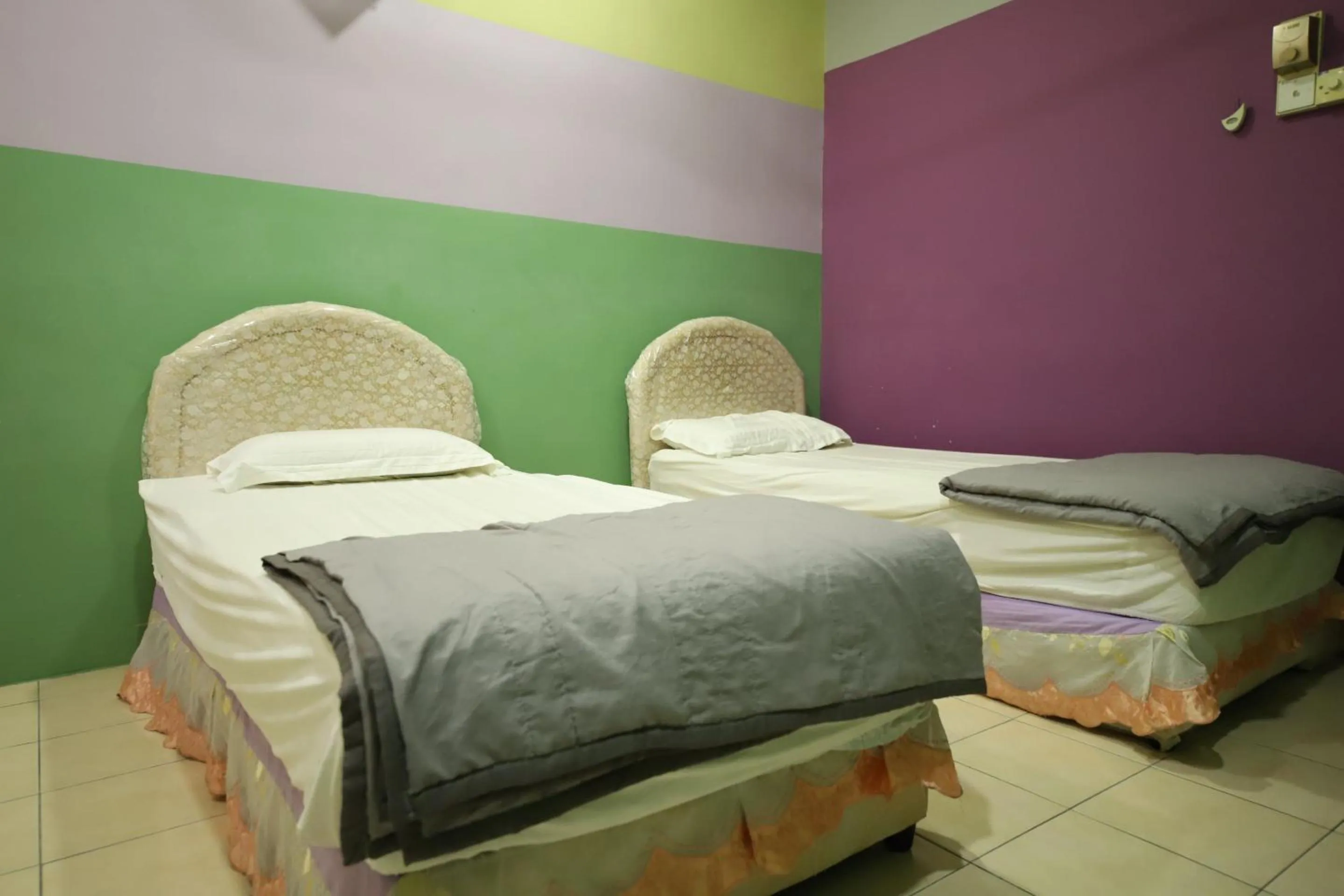 Bedroom, Bed in OYO Homes 90575 CK Bahau Homestay