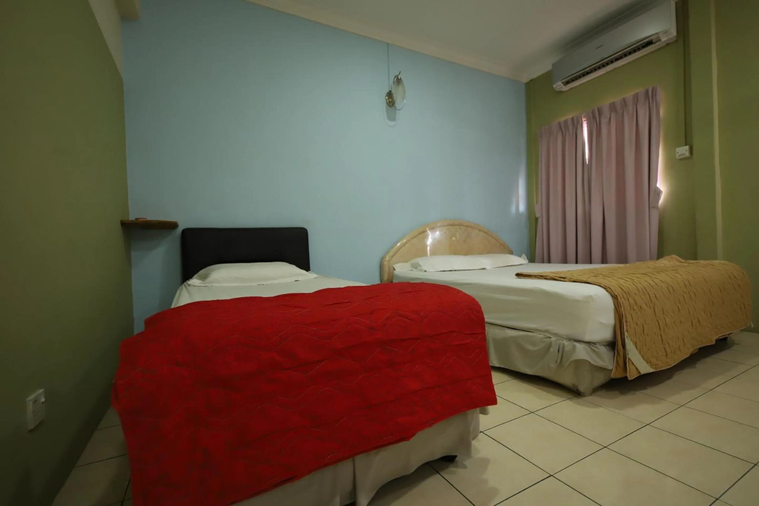 Bedroom, Bed in OYO Homes 90575 CK Bahau Homestay