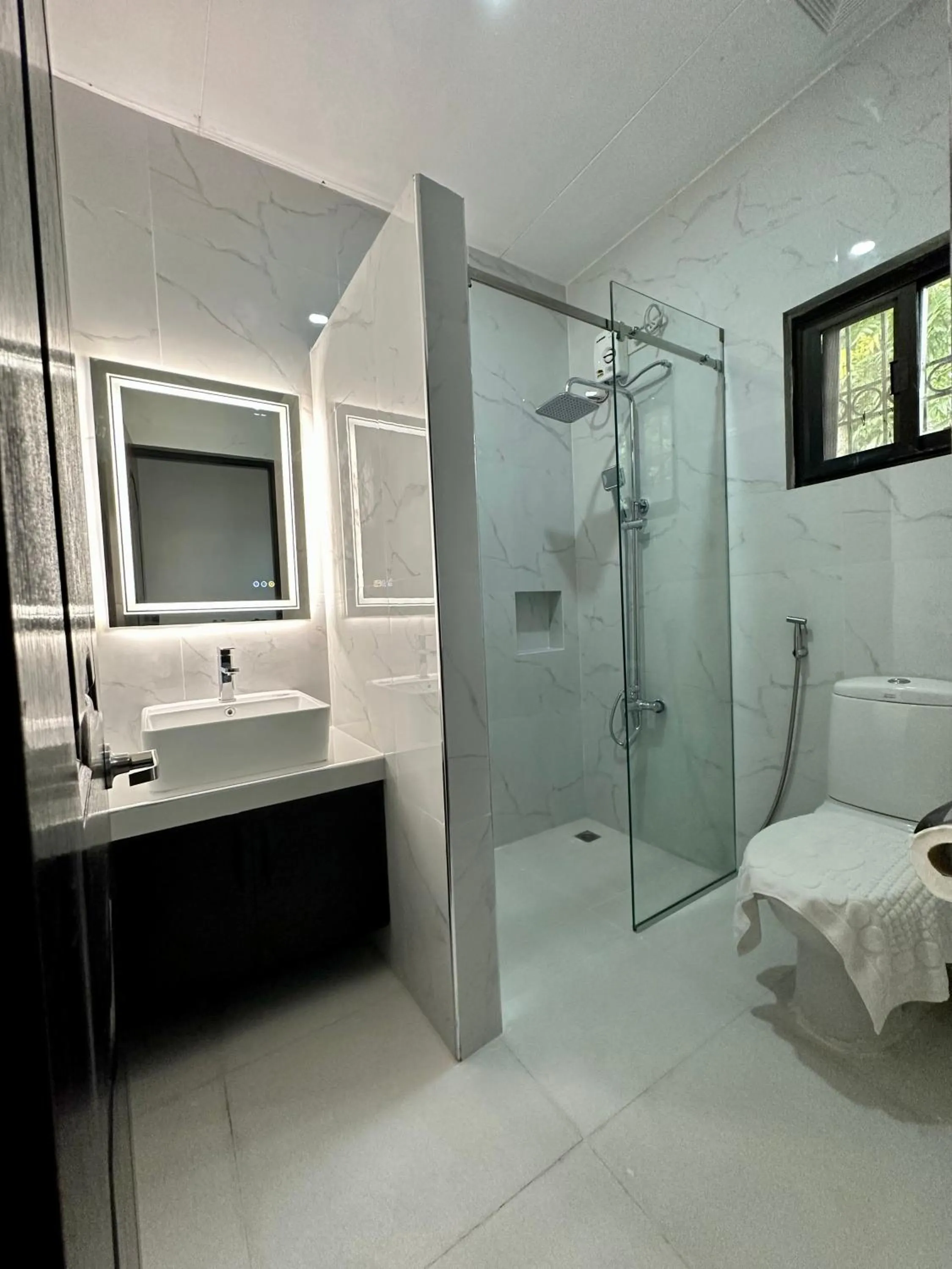 Shower in 3 Peaks Resort & Boutique Hotel