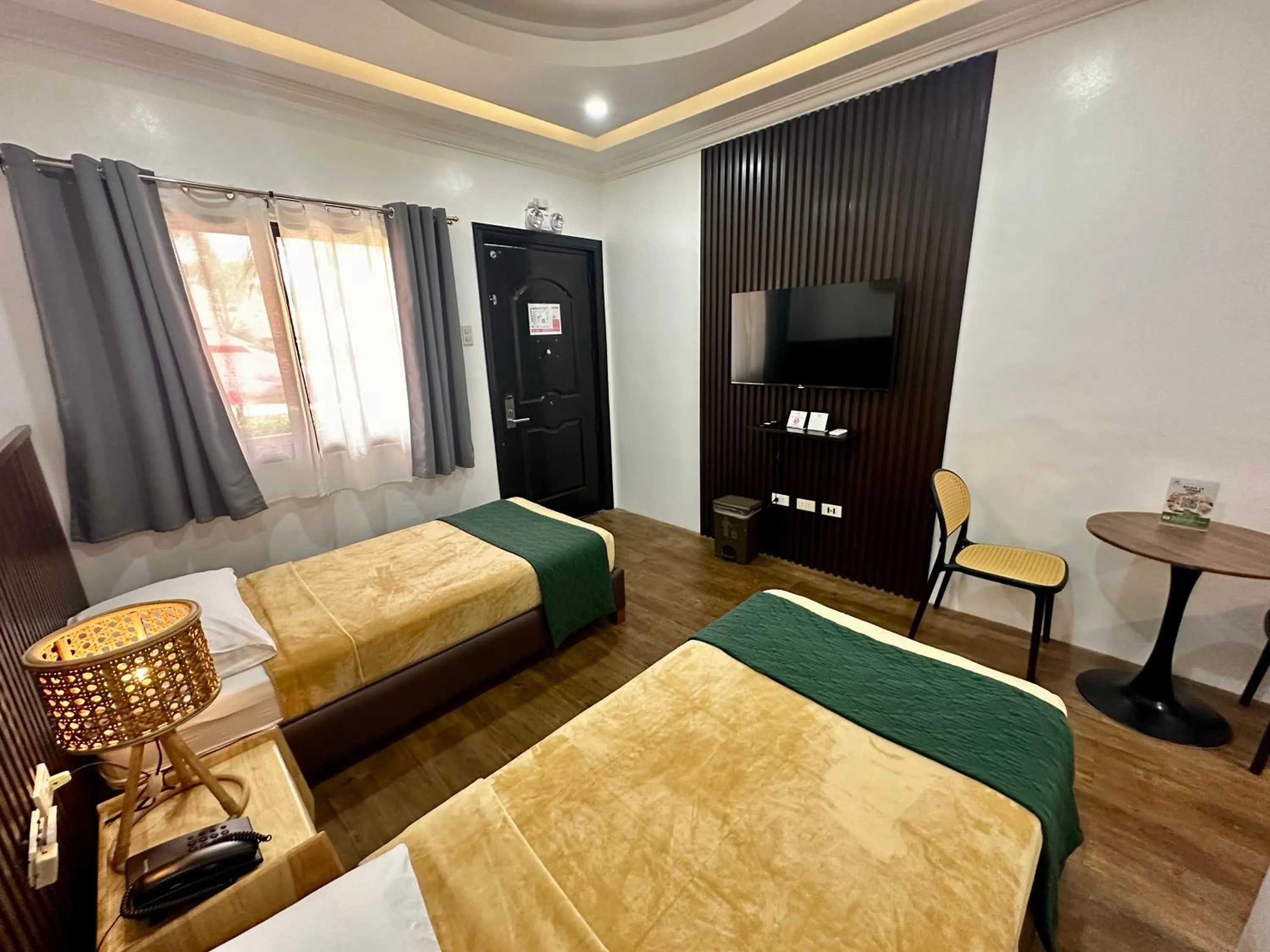 TV and multimedia, Bed in 3 Peaks Resort & Boutique Hotel