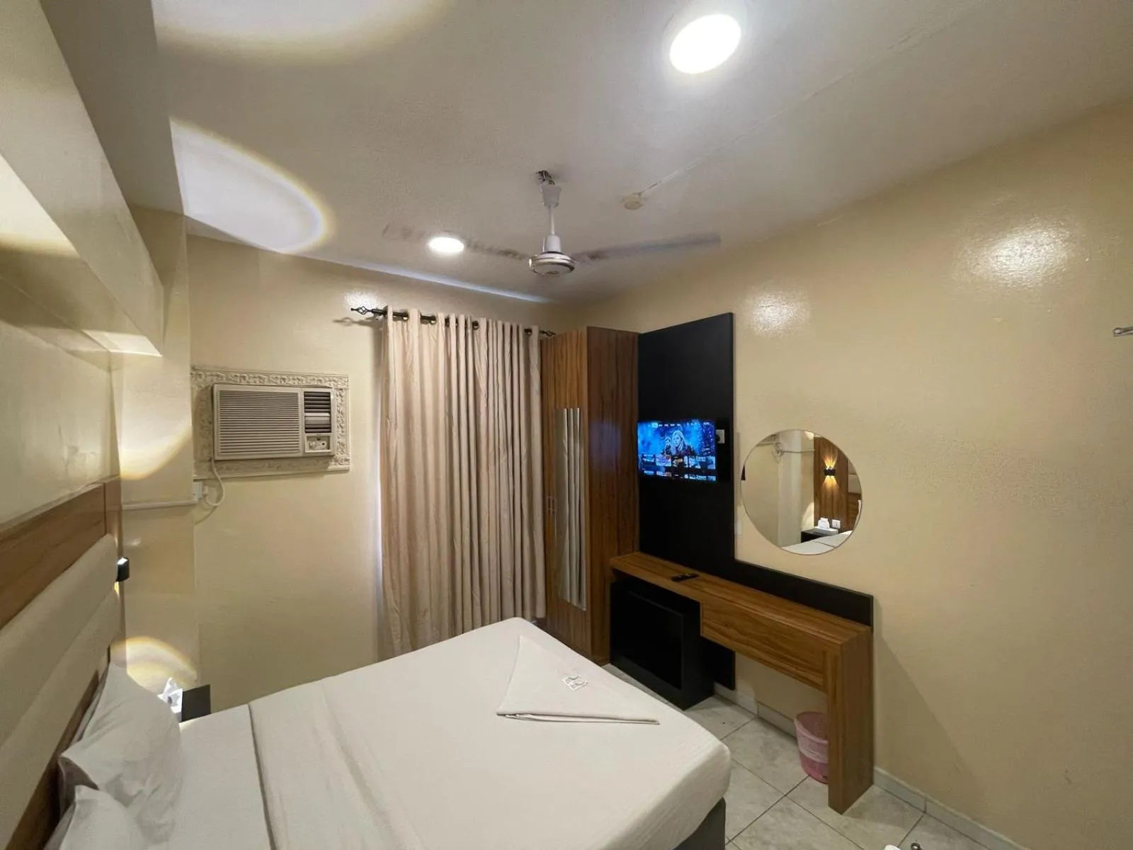 Bedroom, Bed in Al Ammari Hotel