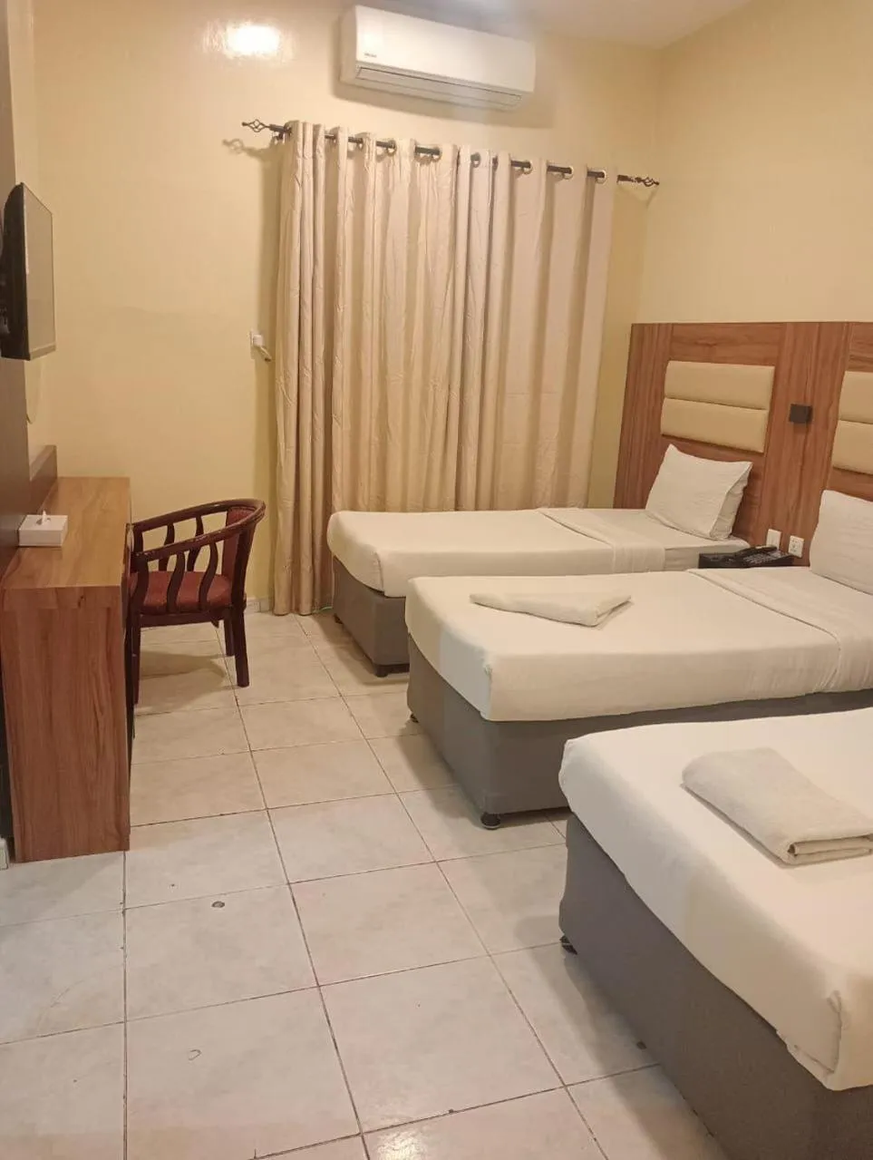 Bedroom, Bed in Al Ammari Hotel