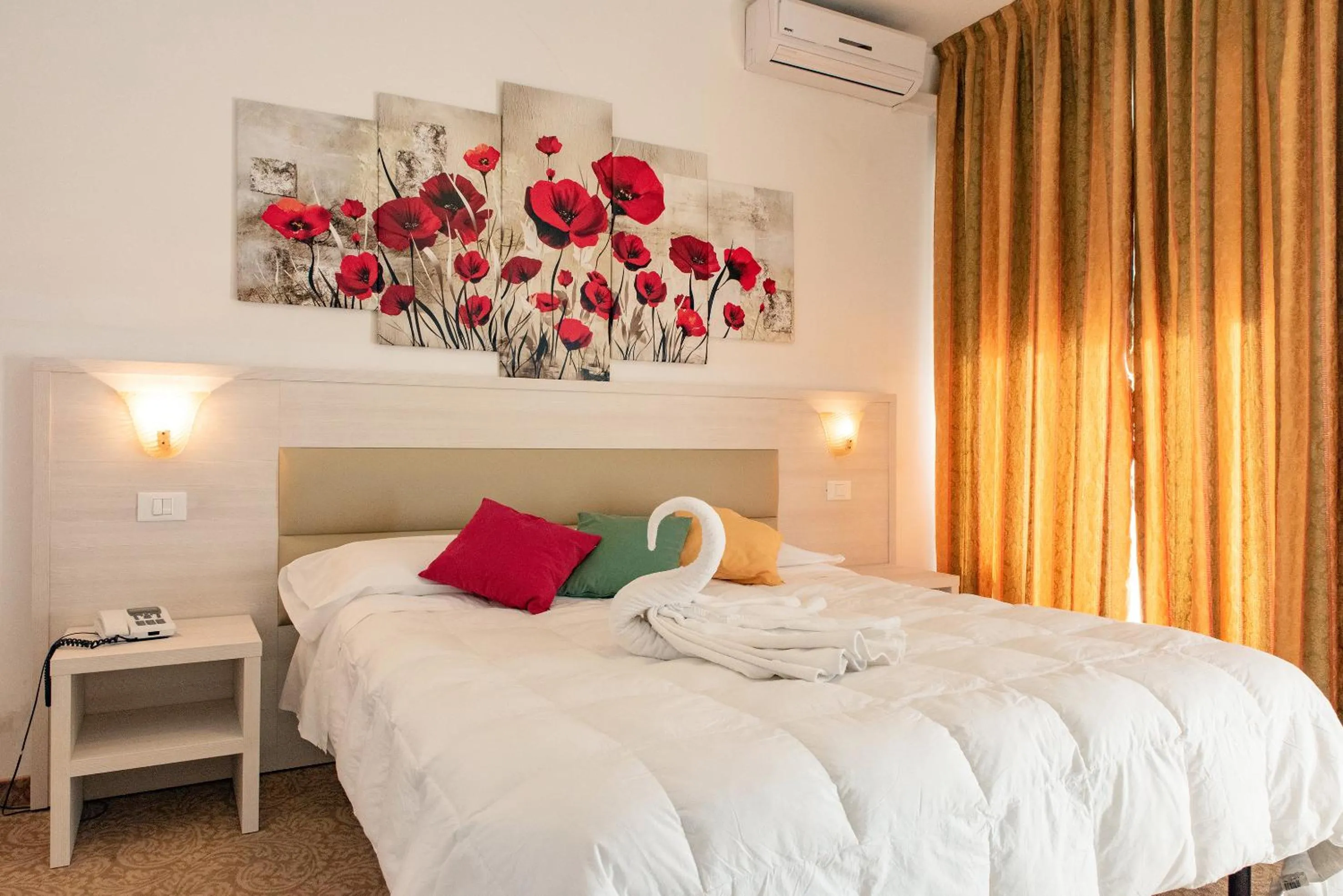 Photo of the whole room, Bed in Hotel Principe