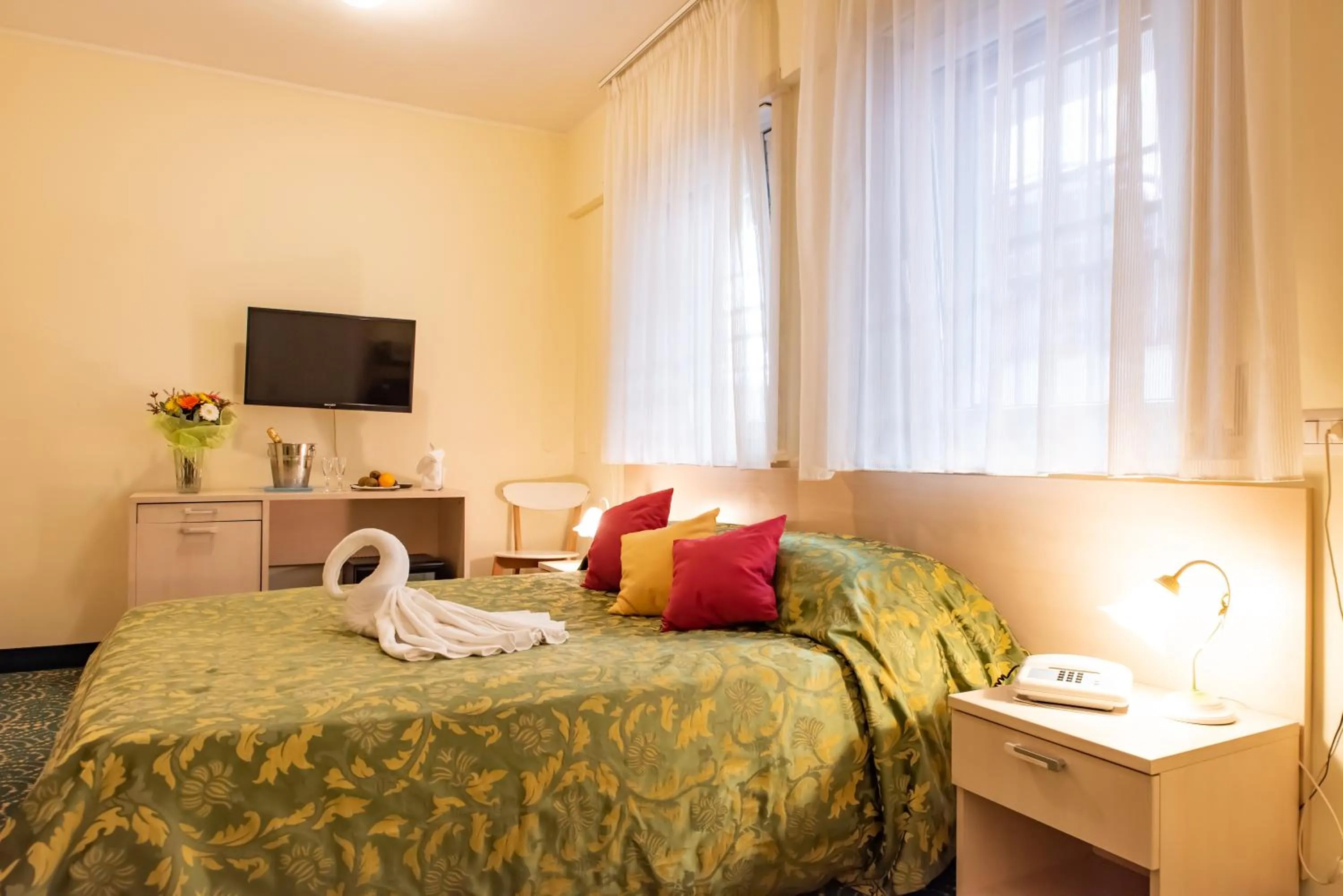 Photo of the whole room, Bed in Hotel Principe