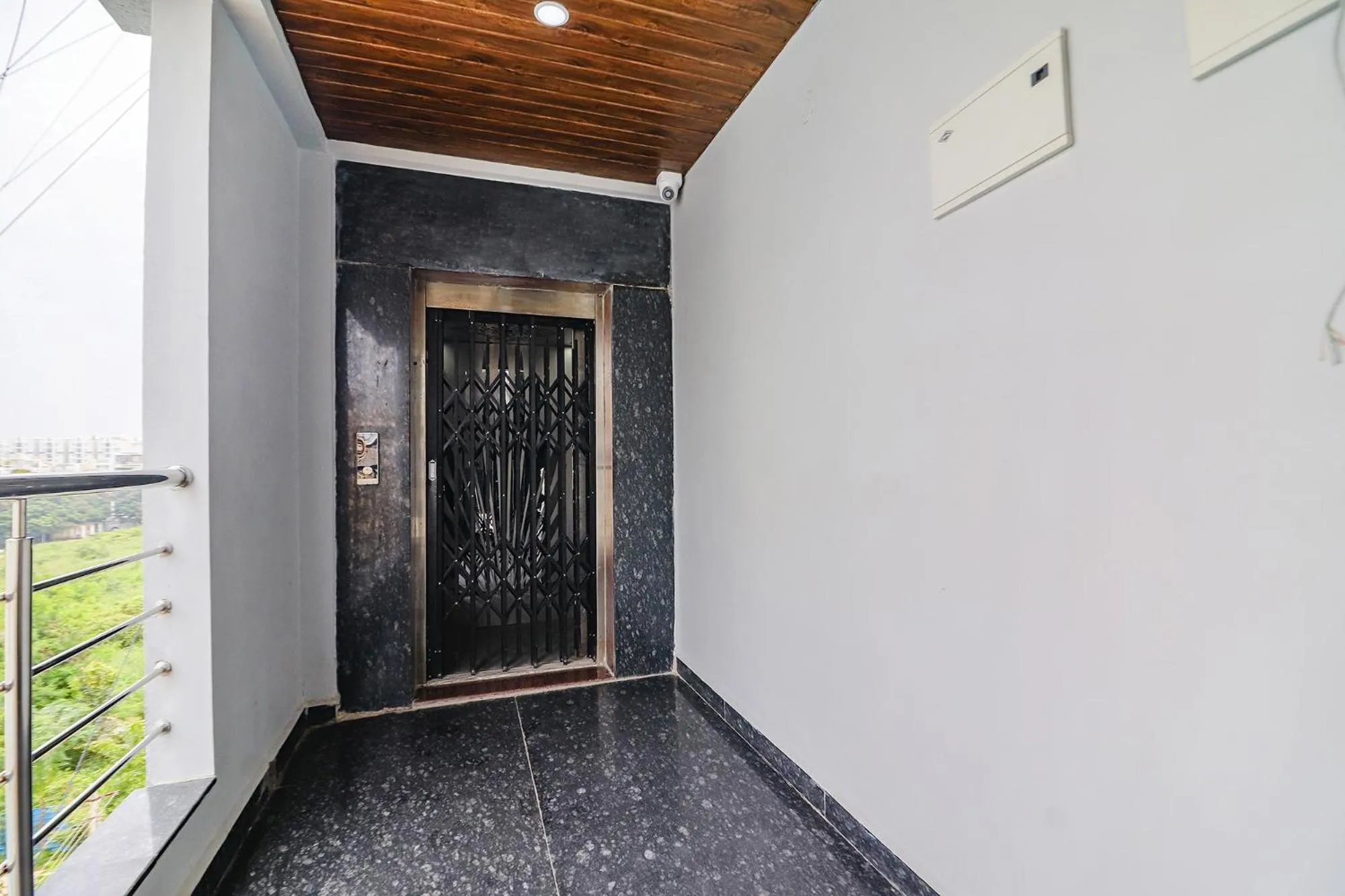 Lobby or reception in FabExpress Kings Inn