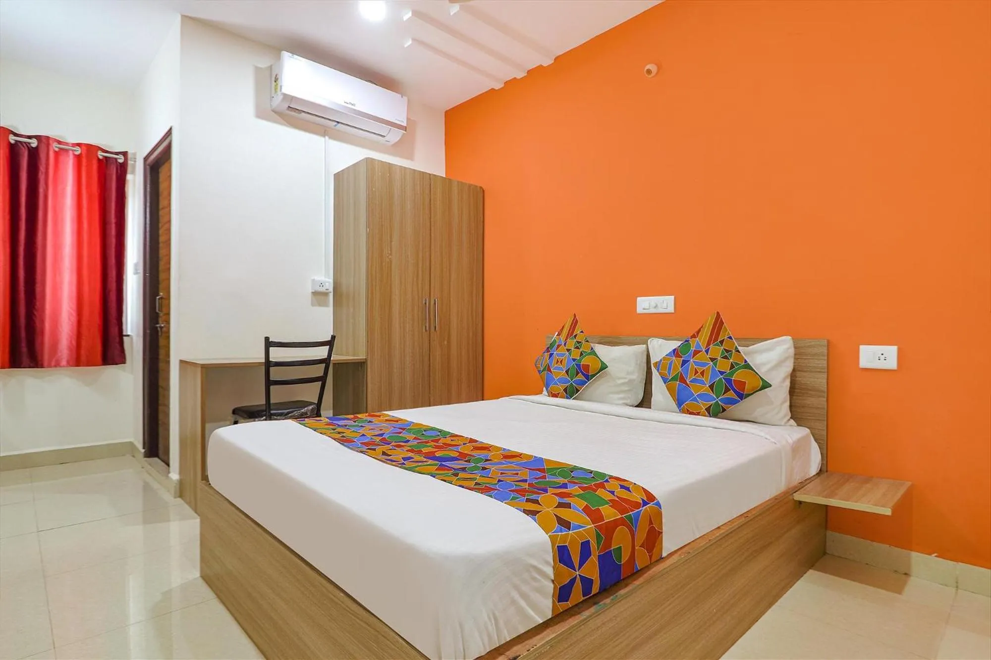 Bed in FabExpress Kings Inn