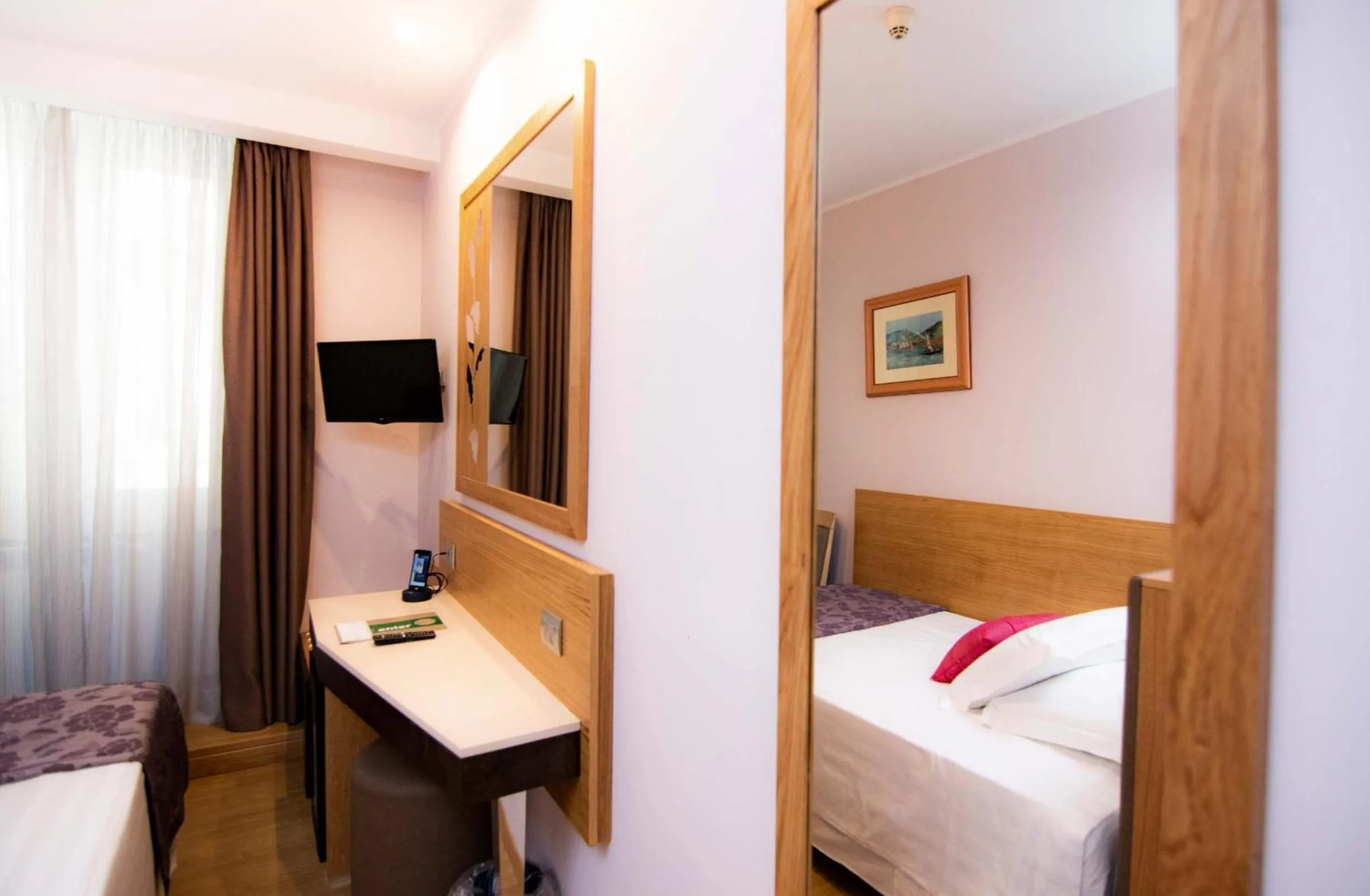 Photo of the whole room, Bed in Hotel Giolli Nazionale