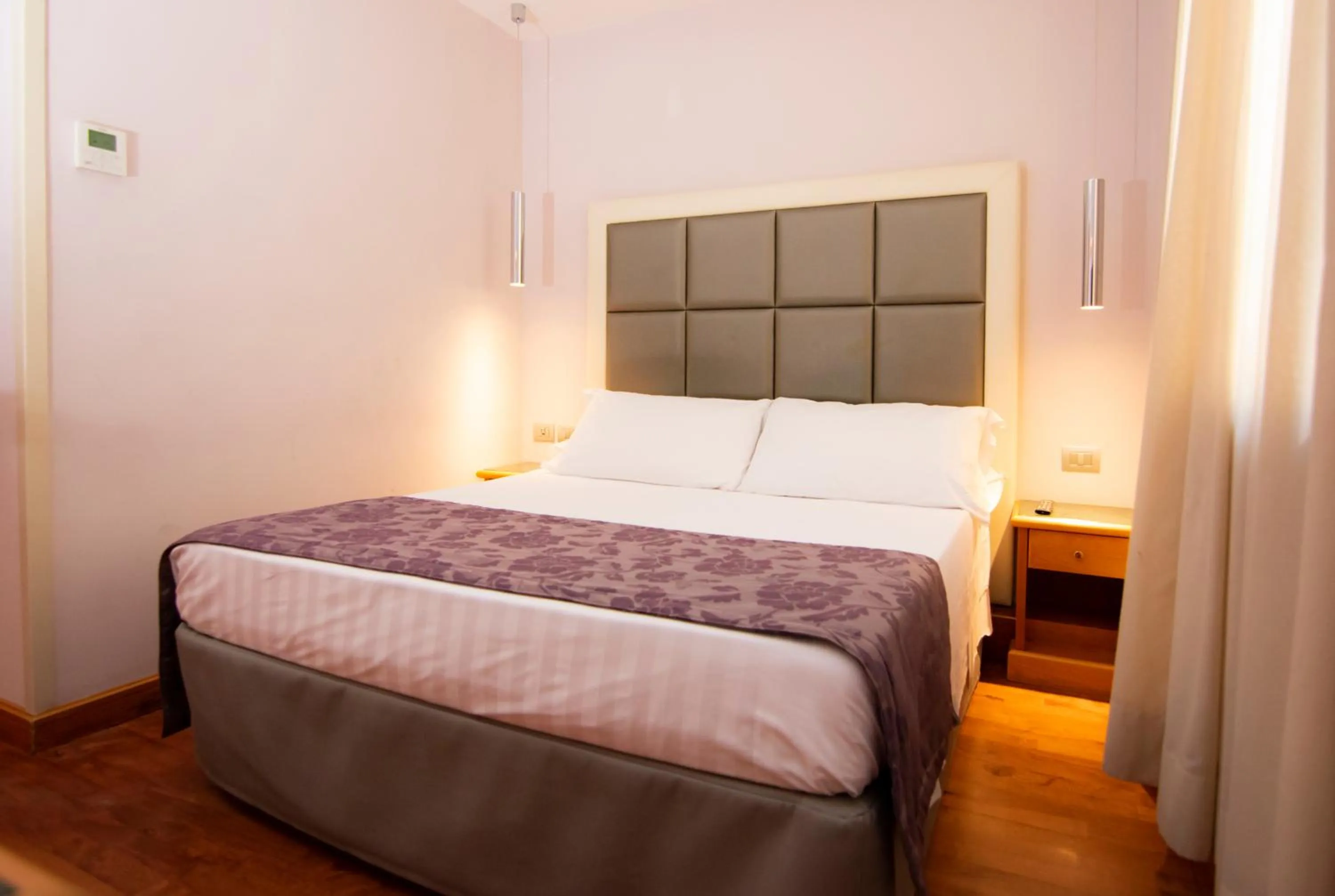 Bedroom, Bed in Hotel Giolli Nazionale