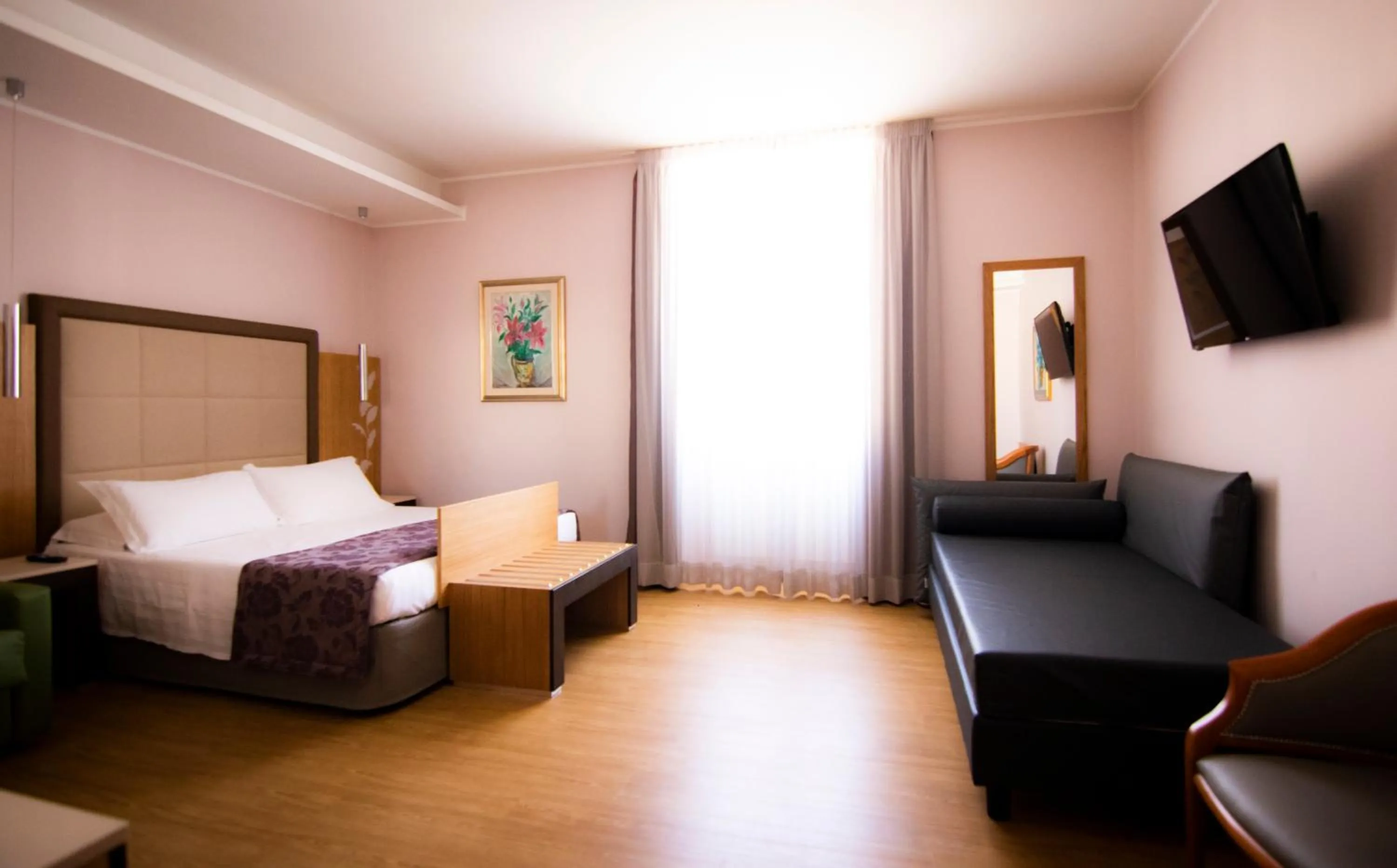 Photo of the whole room, Bed in Hotel Giolli Nazionale