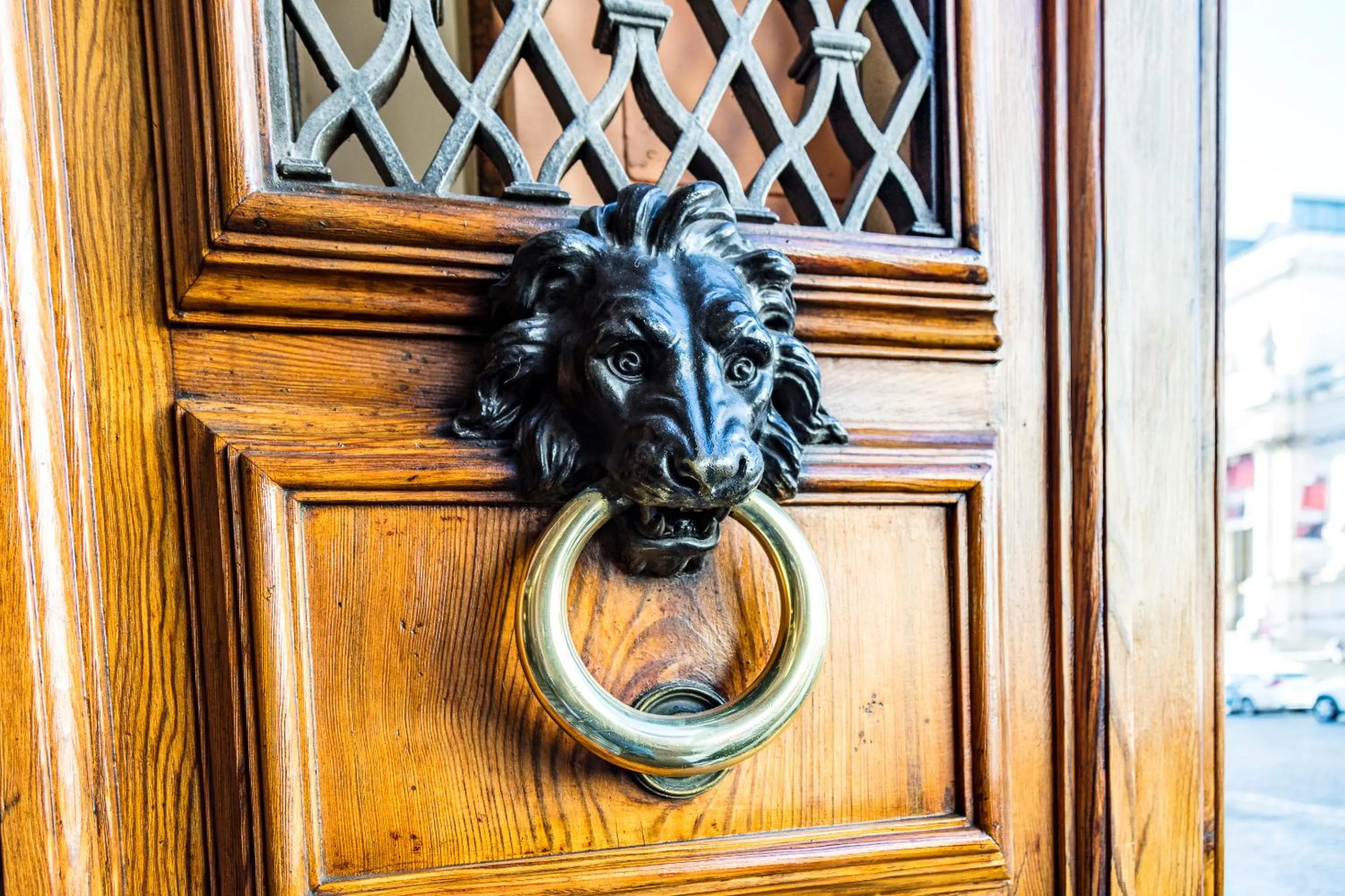 Decorative detail in Hotel Giolli Nazionale