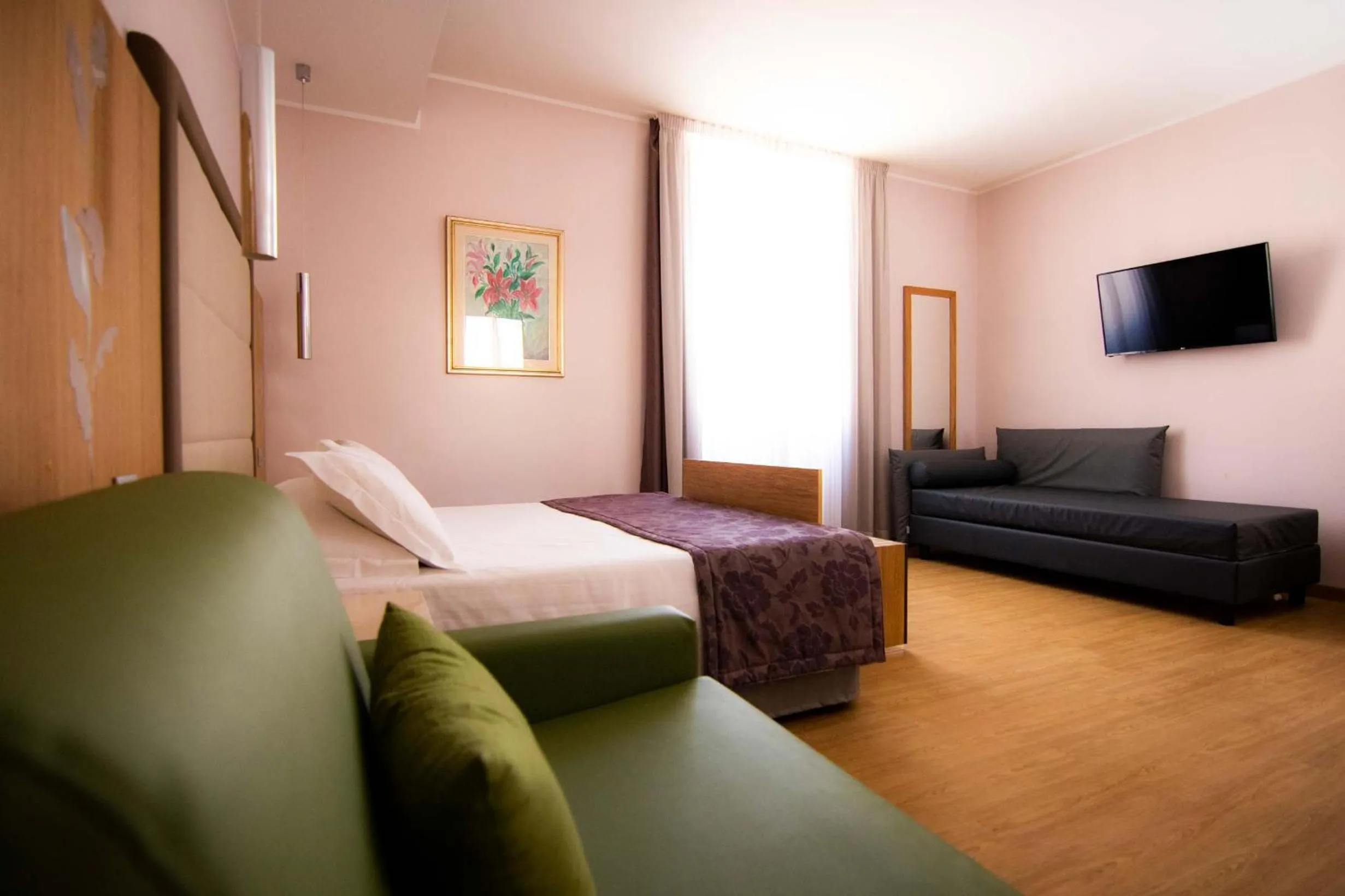 Photo of the whole room, Bed in Hotel Giolli Nazionale