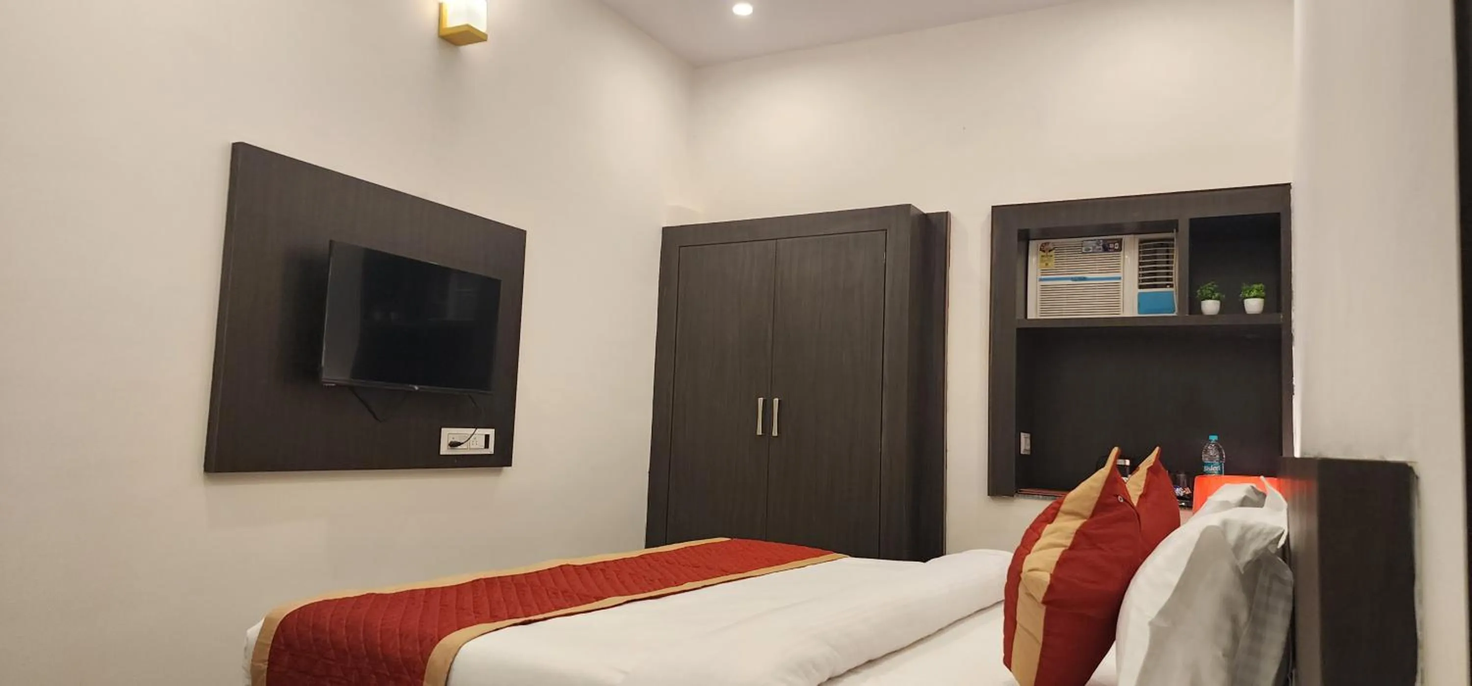 Bed in Green Club Farm