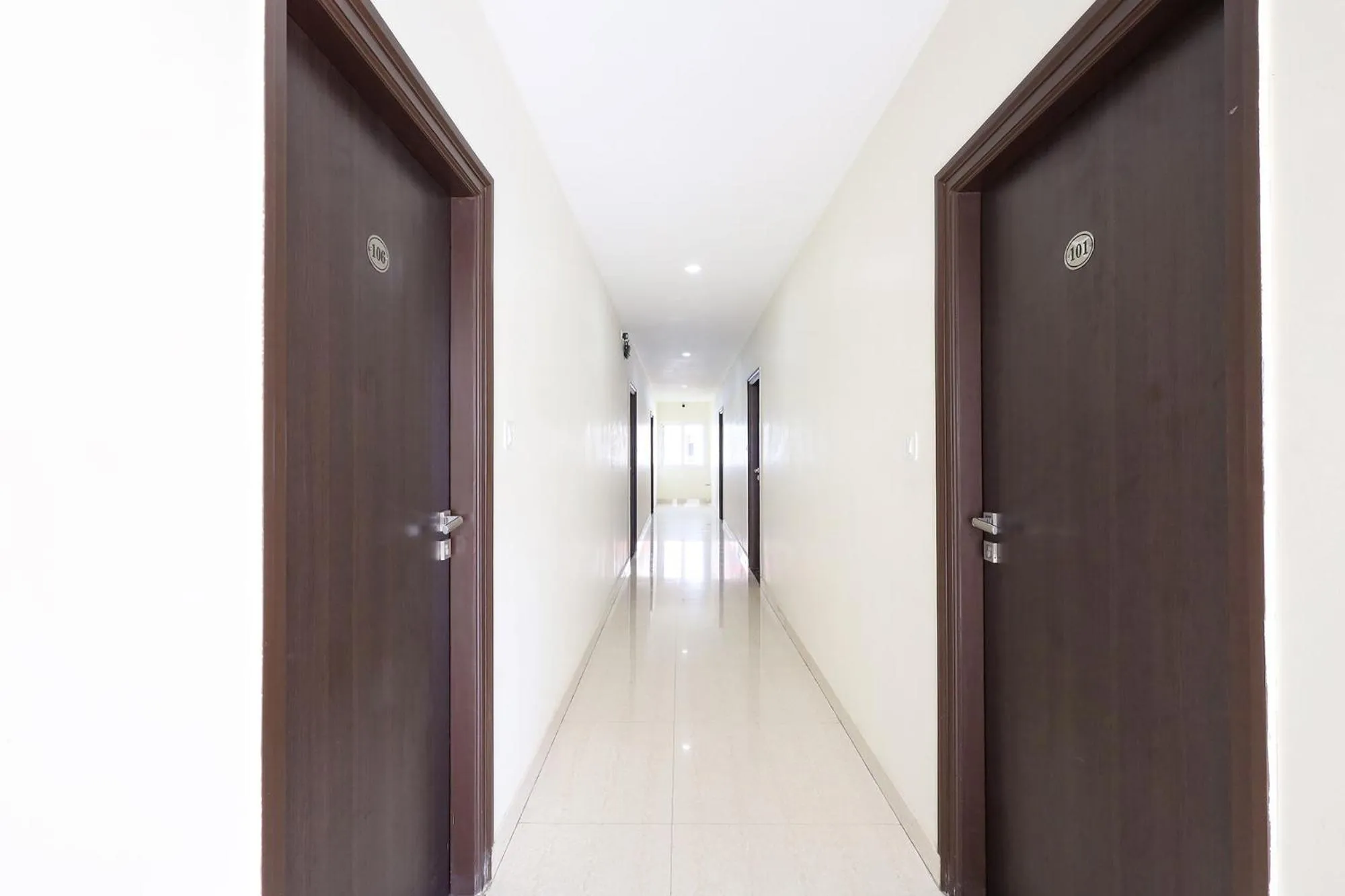 Lobby or reception in FabHotel Karthikeya Residency - Tirupati Bus Stand - 900m