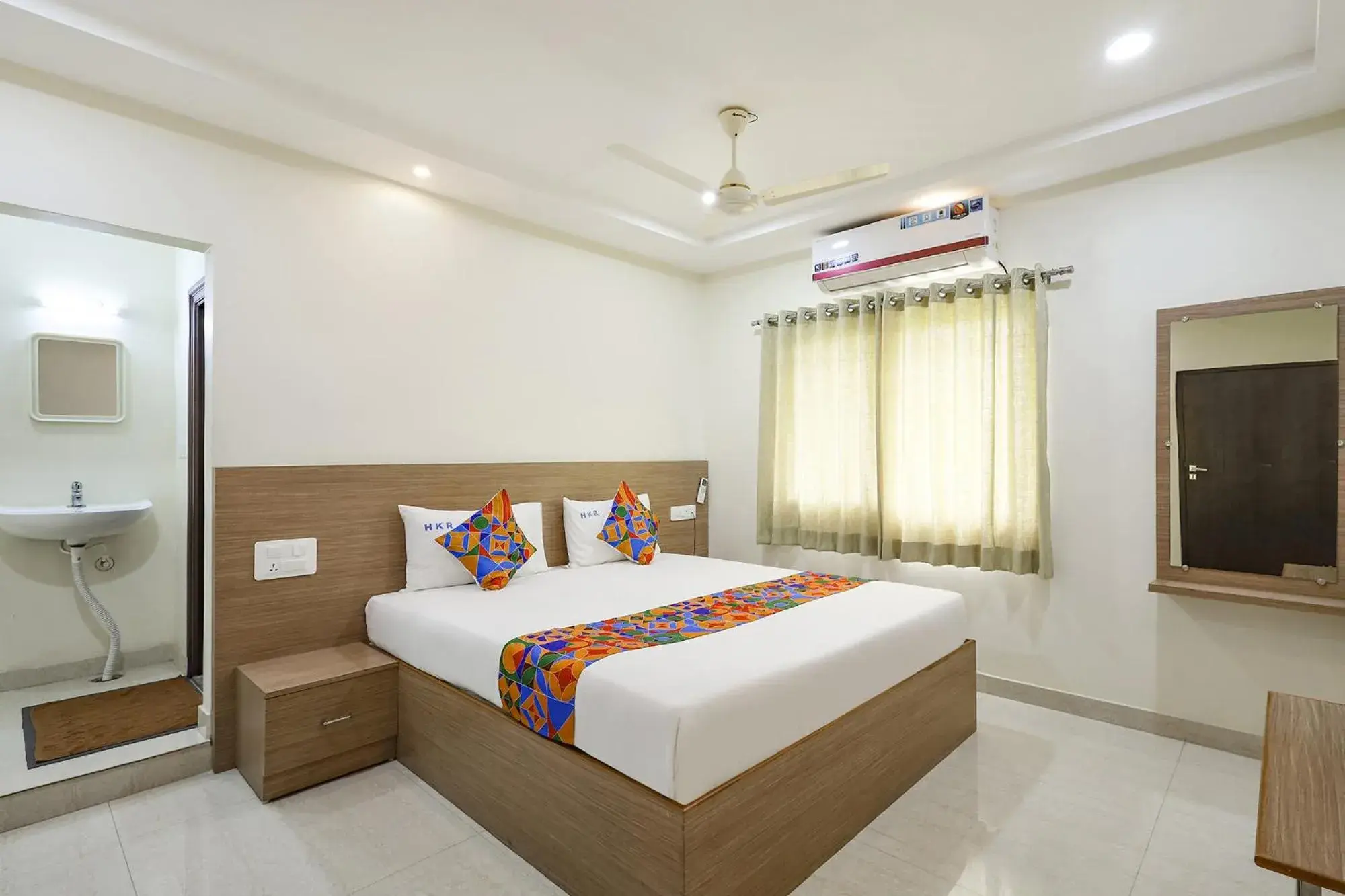 Deluxe Room - single occupancy in FabHotel Karthikeya Residency - Tirupati Bus Stand - 900m Deluxe Room - single occupancy in FabHotel Karthikeya Residency - Tirupati Bus Stand - 900m
