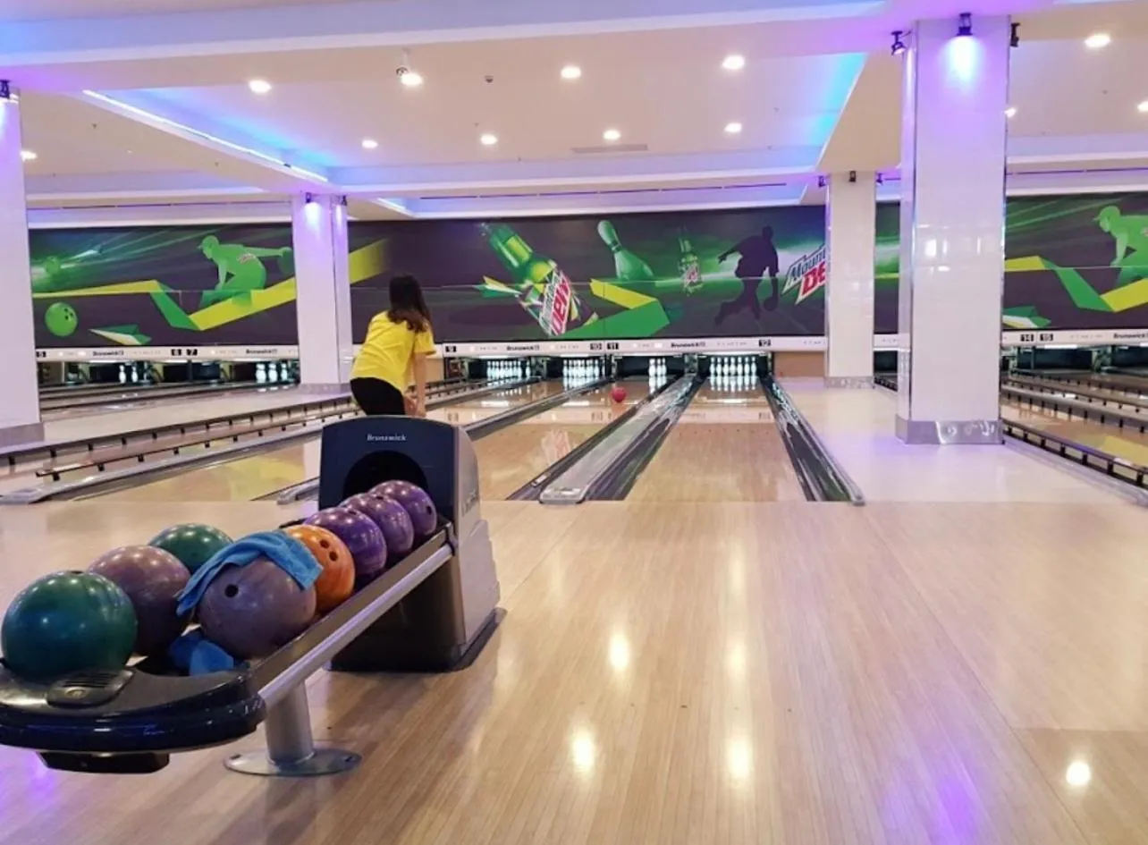 People in Phuong Nam Luxury Hotel Long Bien