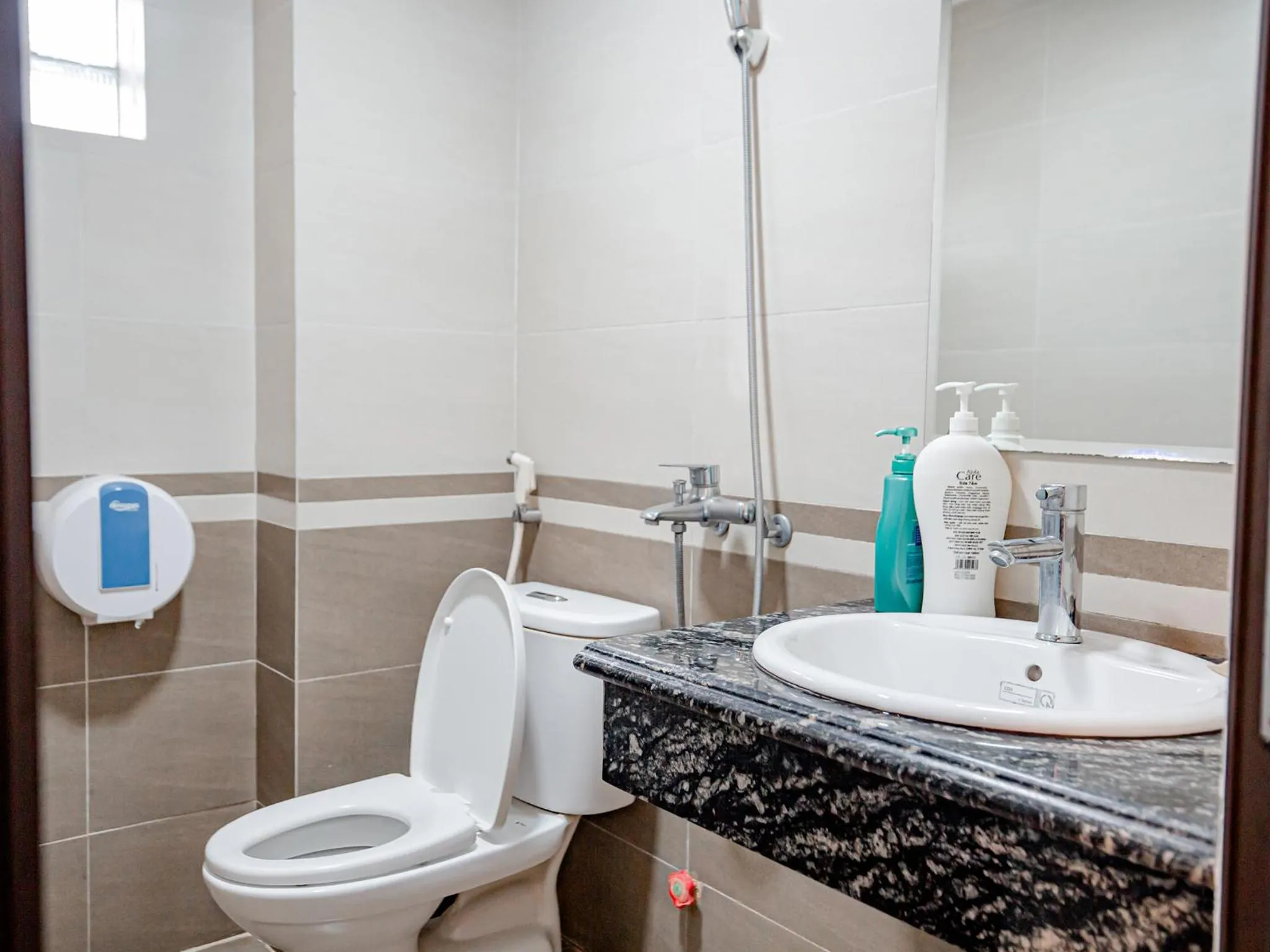 bidet in Phuong Nam Luxury Hotel Long Bien