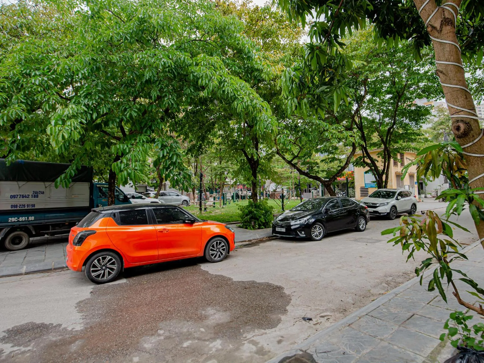 Parking in Phuong Nam Luxury Hotel Long Bien