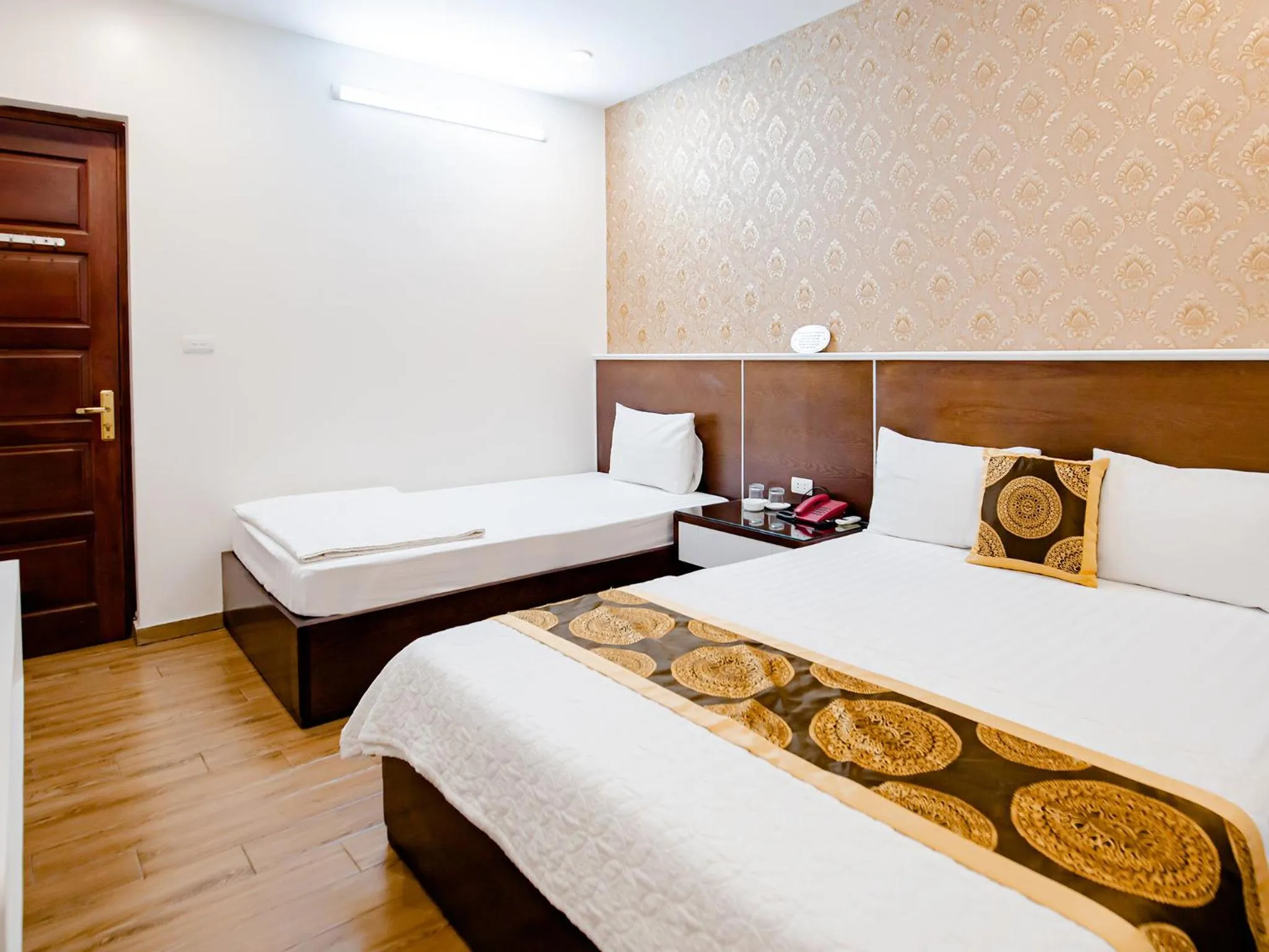 Bedroom, Bed in Phuong Nam Luxury Hotel Long Bien