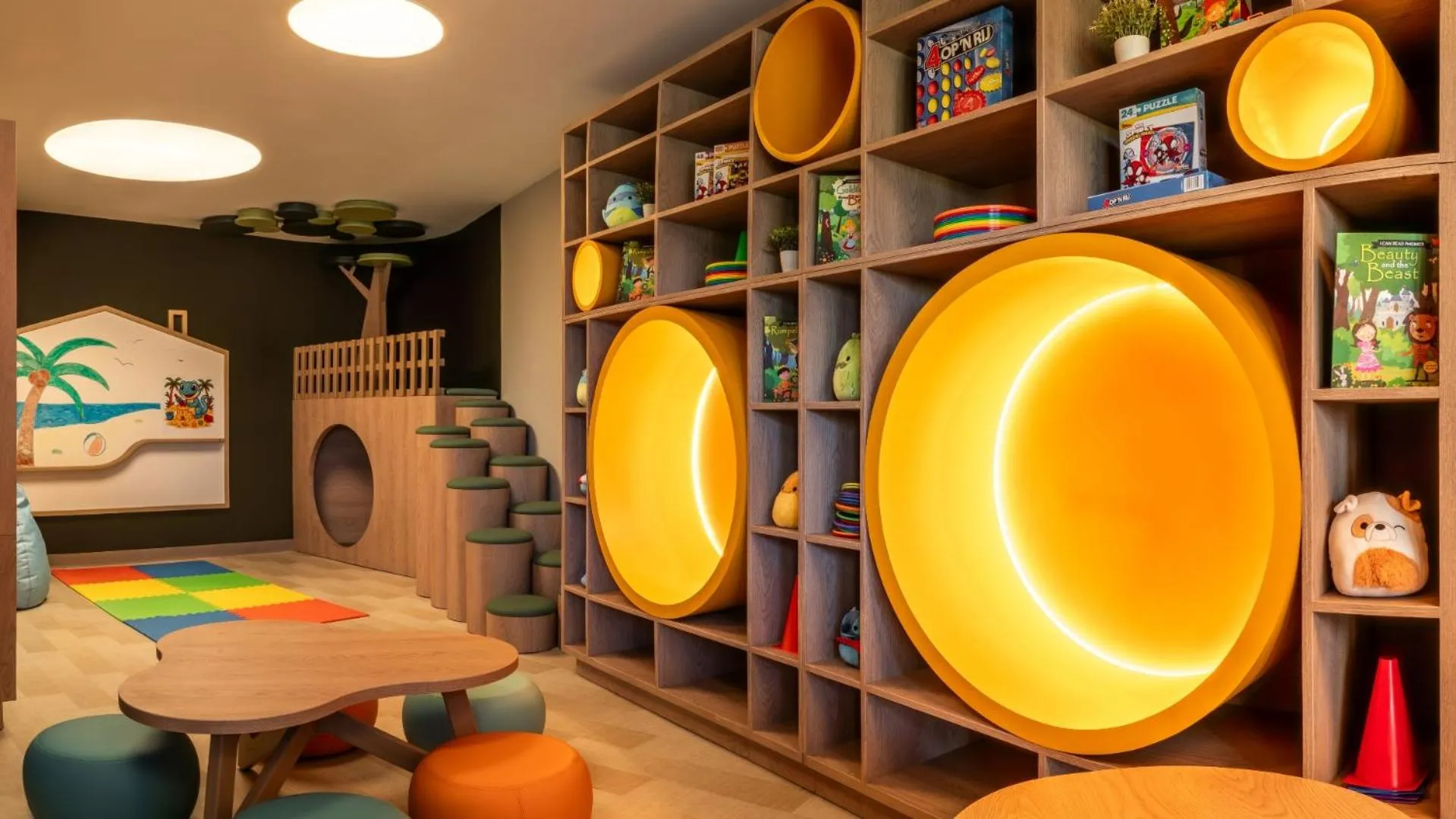 Kids's club in Embassy Suites By Hilton Aruba Beach Resort