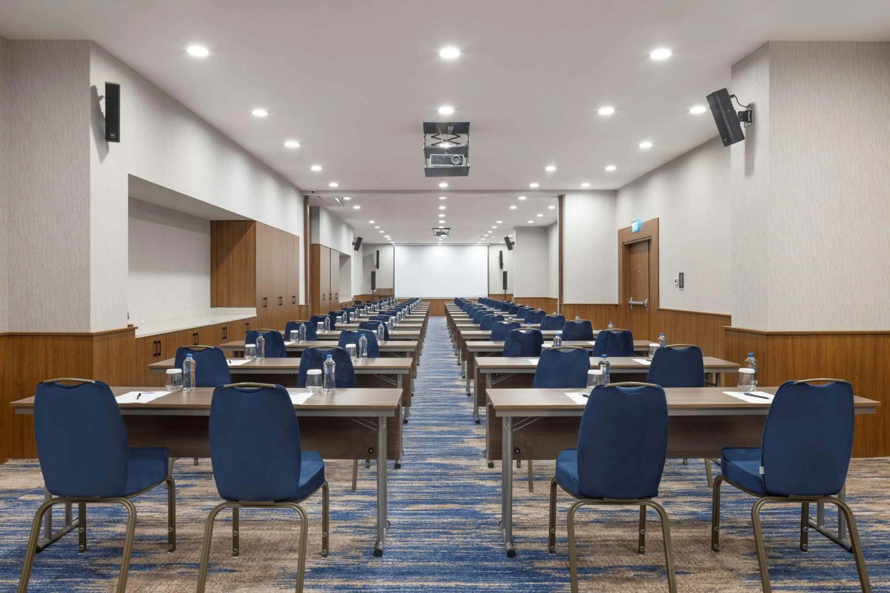 Meeting/conference room in Hampton By Hilton Istanbul Airport, Arnavutkoy
