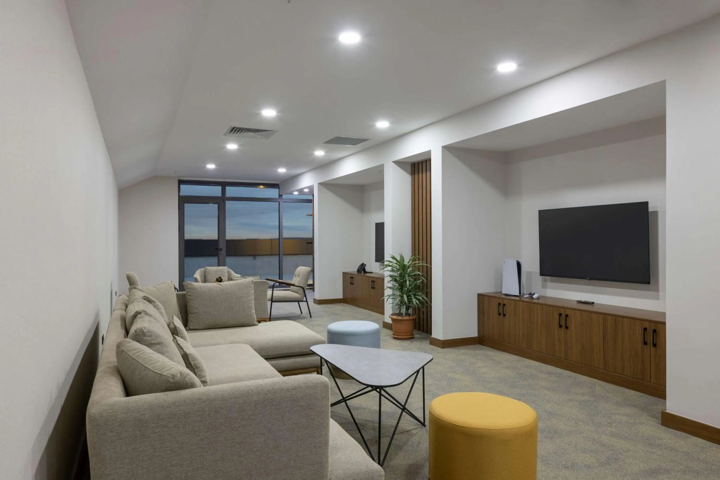 Lobby or reception in Hampton By Hilton Istanbul Airport, Arnavutkoy