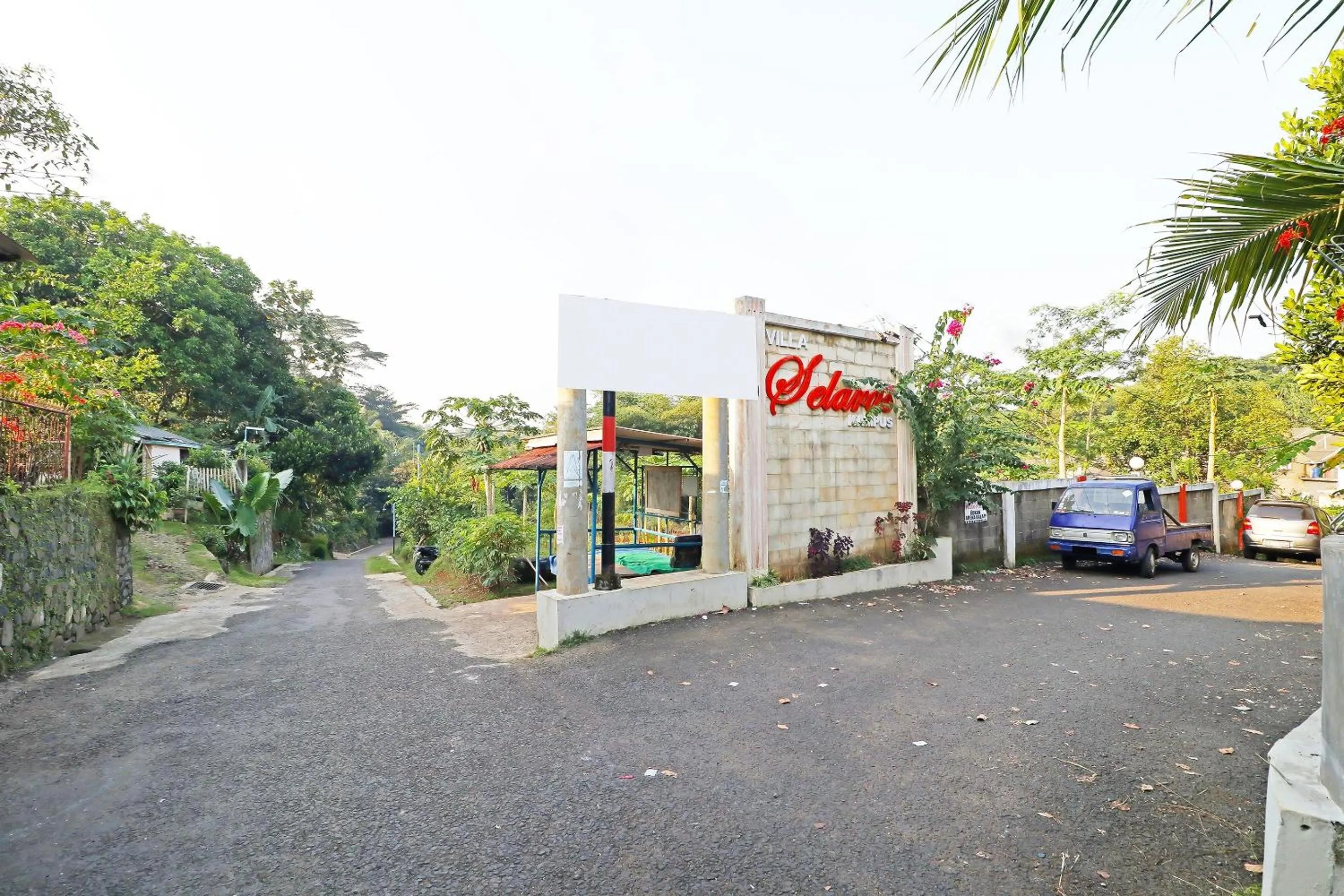 Facade/entrance in OYO Life 91504 De Vila Ungu Syariah