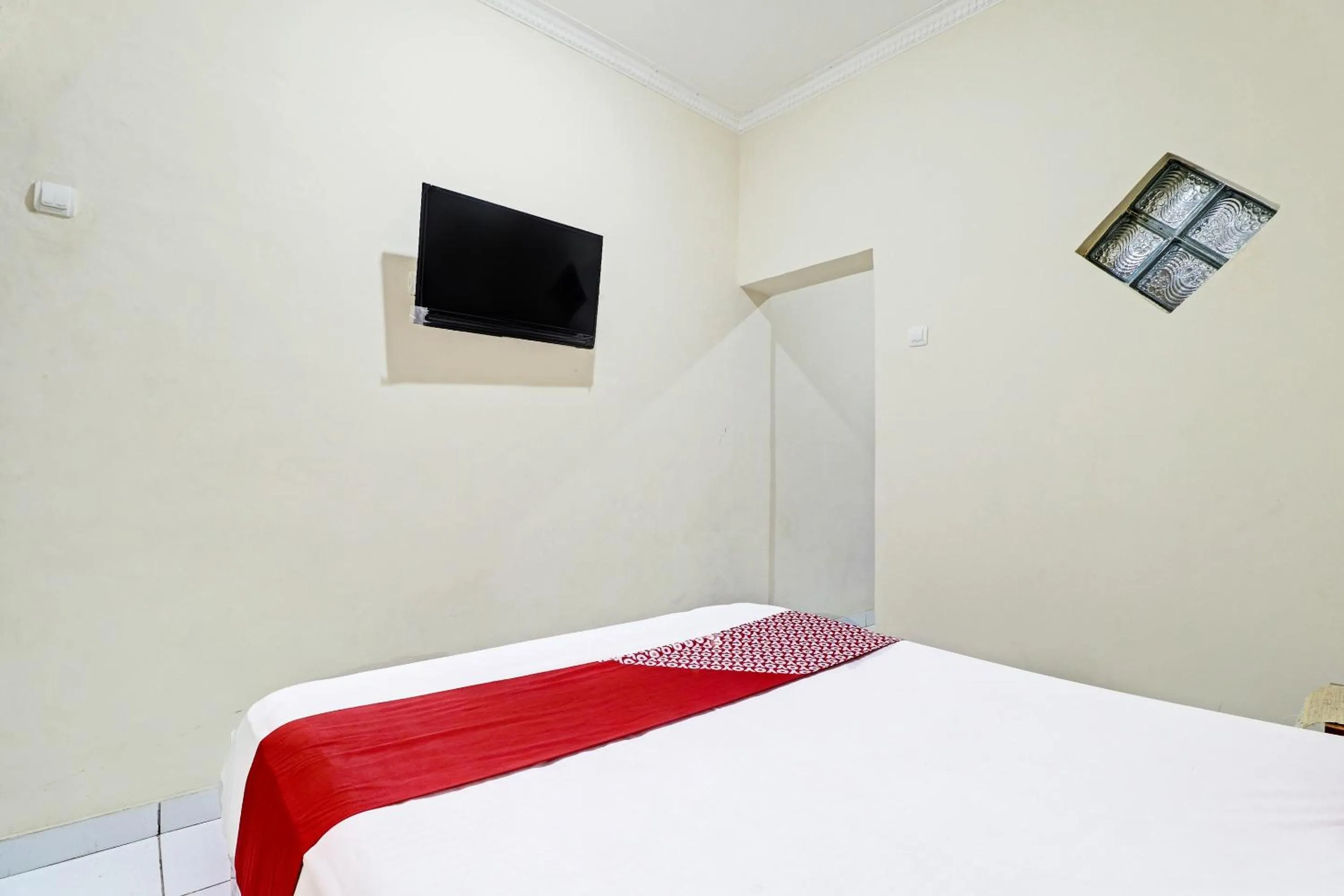 Bedroom, Bed in OYO Life 91480 Putridapisa Syariah