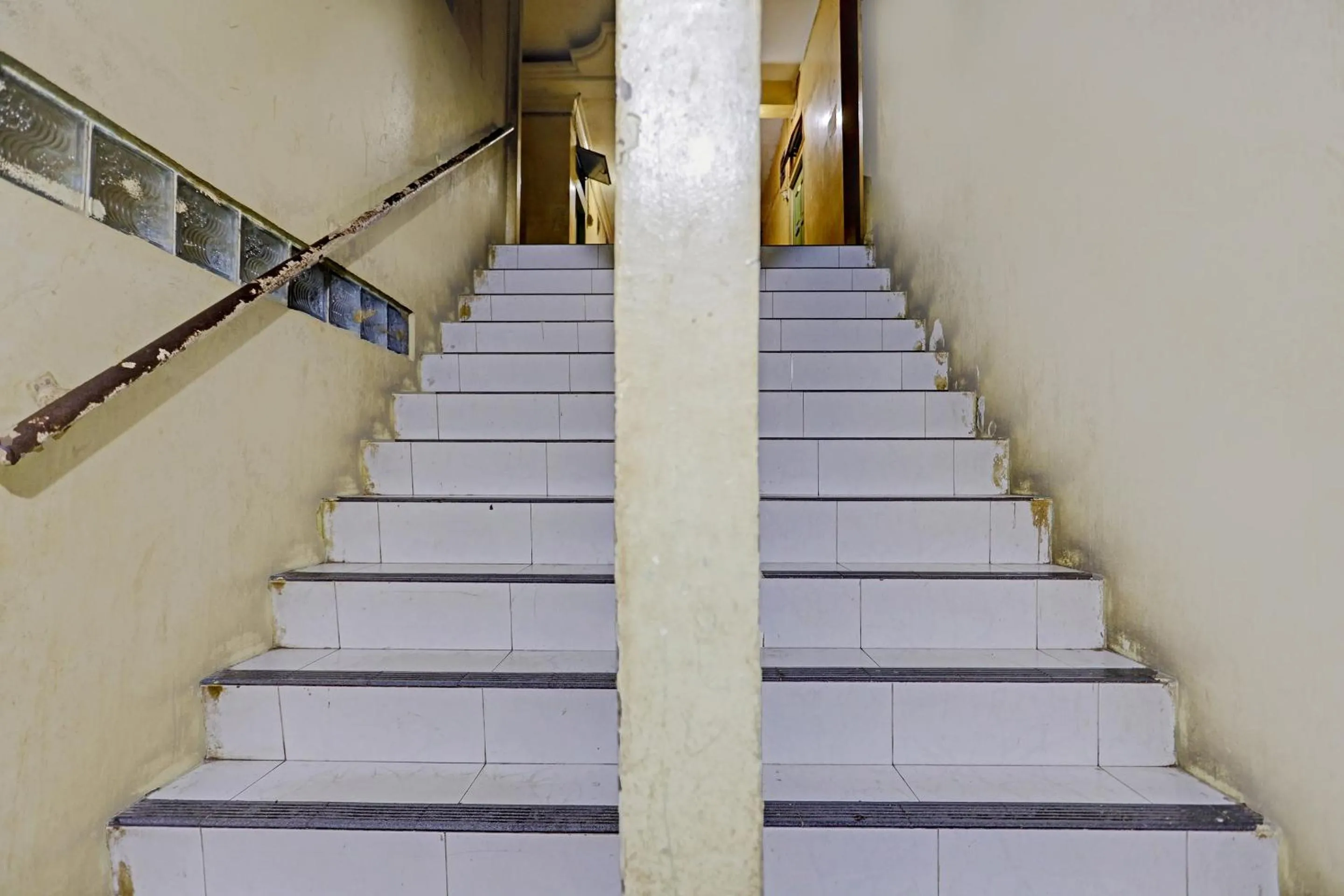 Lobby or reception in Hotel O Suci Homestay SyariahNearKilas 7 TV