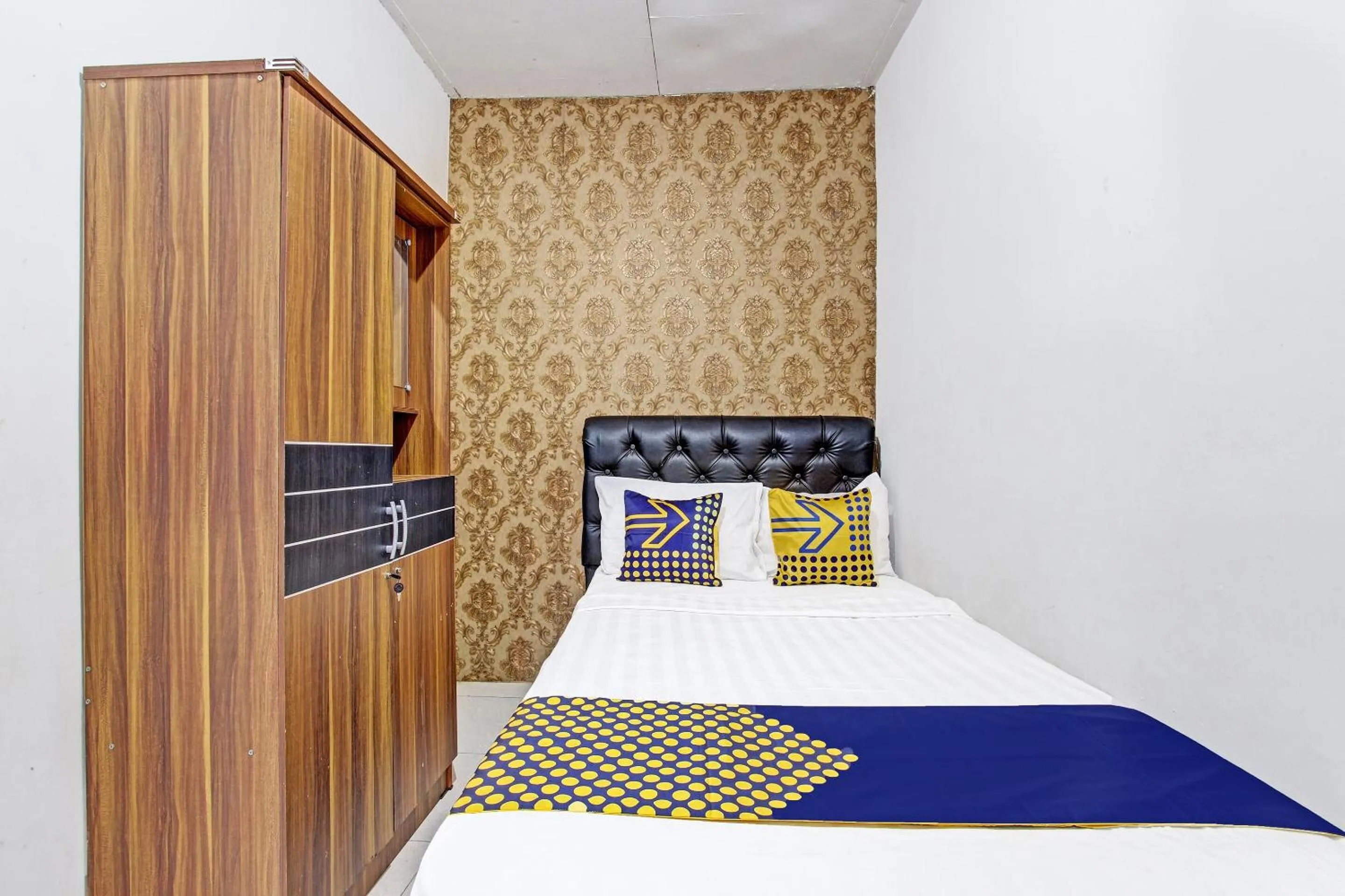 Bedroom, Bed in SPOT ON 91521 Mayong Guesthouse