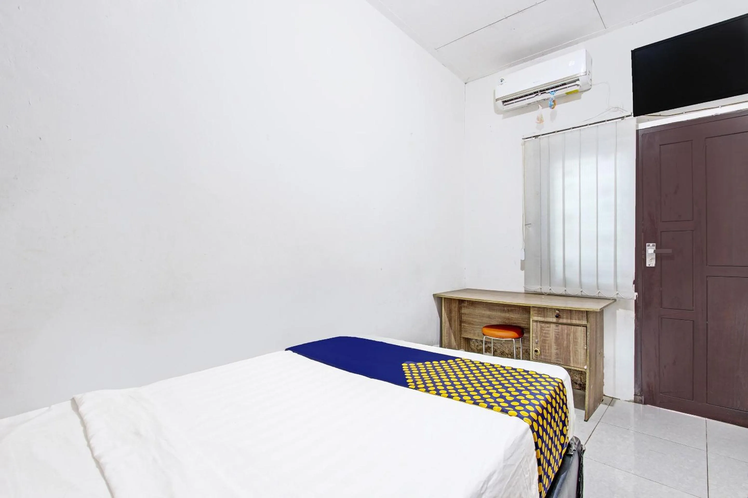 Bedroom, Bed in SPOT ON 91521 Mayong Guesthouse