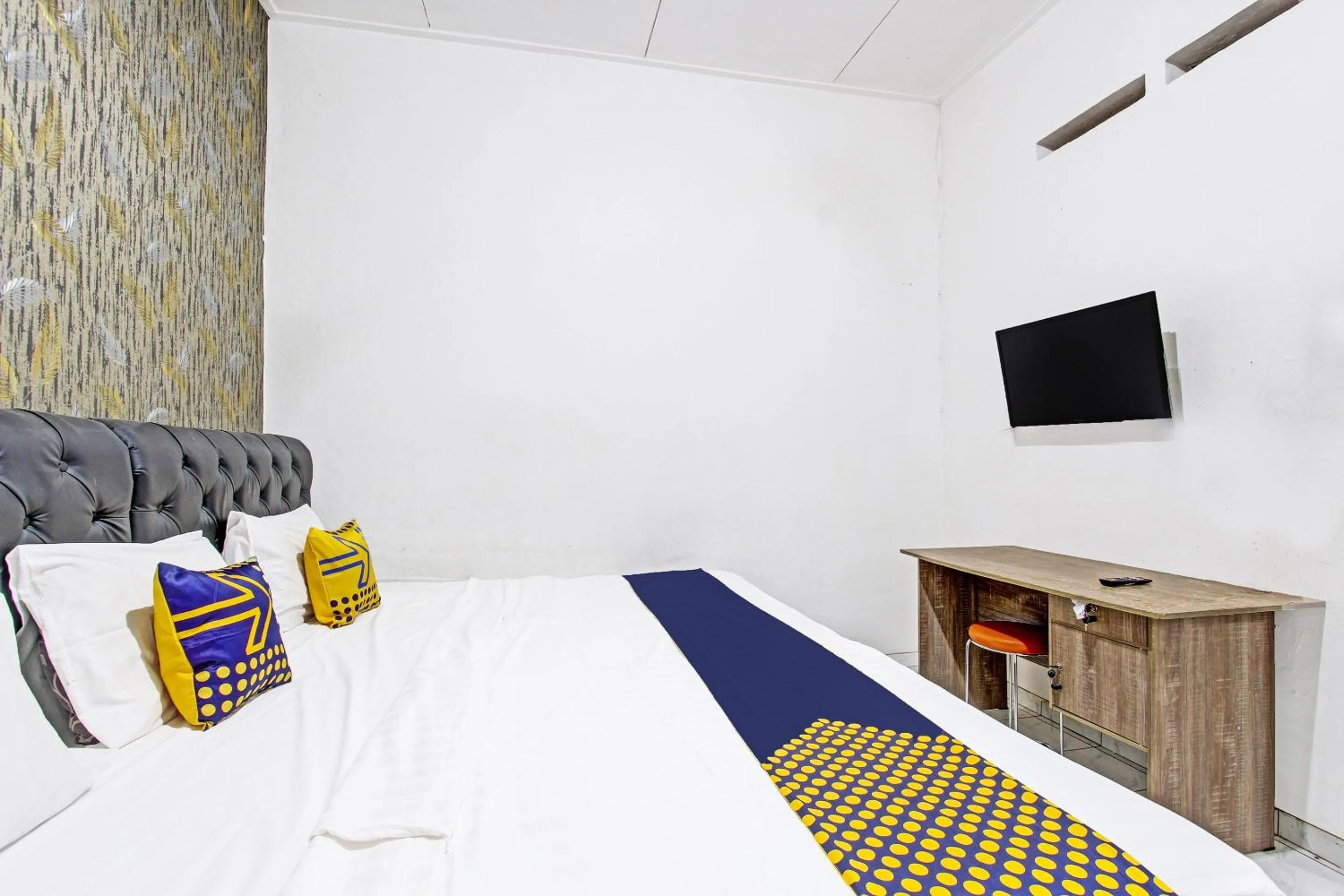 Bedroom, Bed in SPOT ON 91521 Mayong Guesthouse