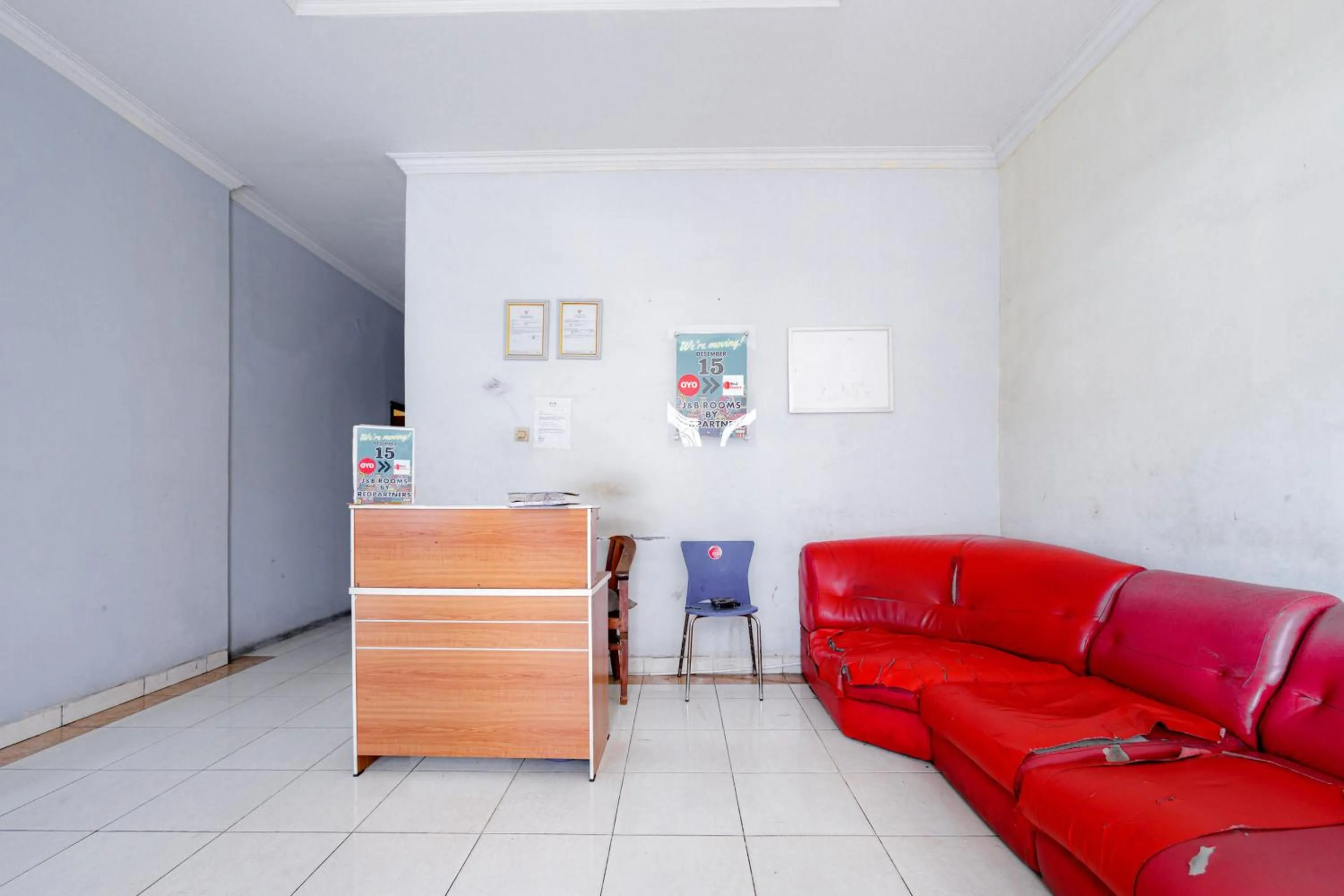 Lobby or reception in J&B Rooms Tomang Jakarta Mitra RedDoorz