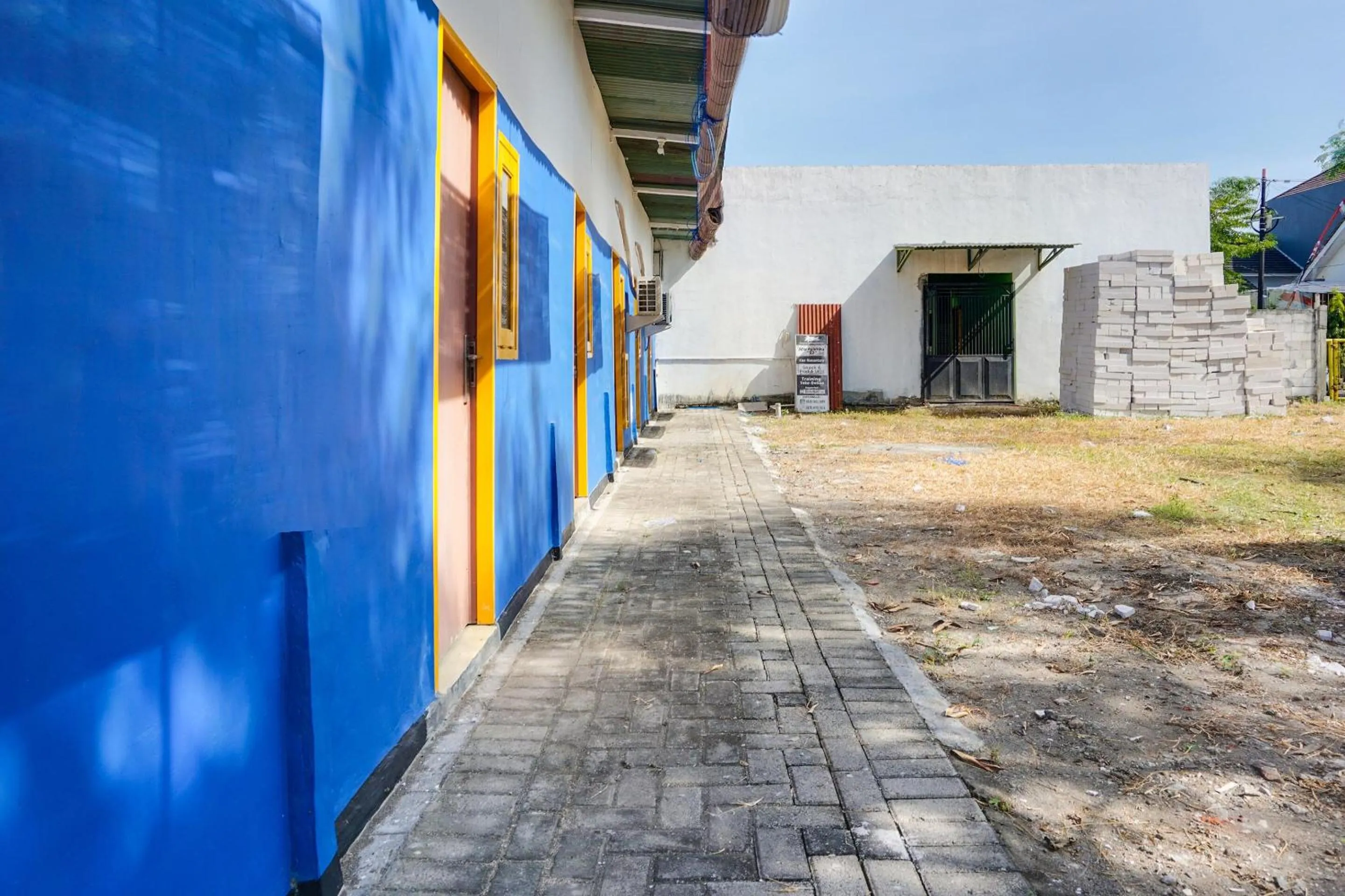 Lobby or reception in OYO Life 91544 Homestay Biru Blukid