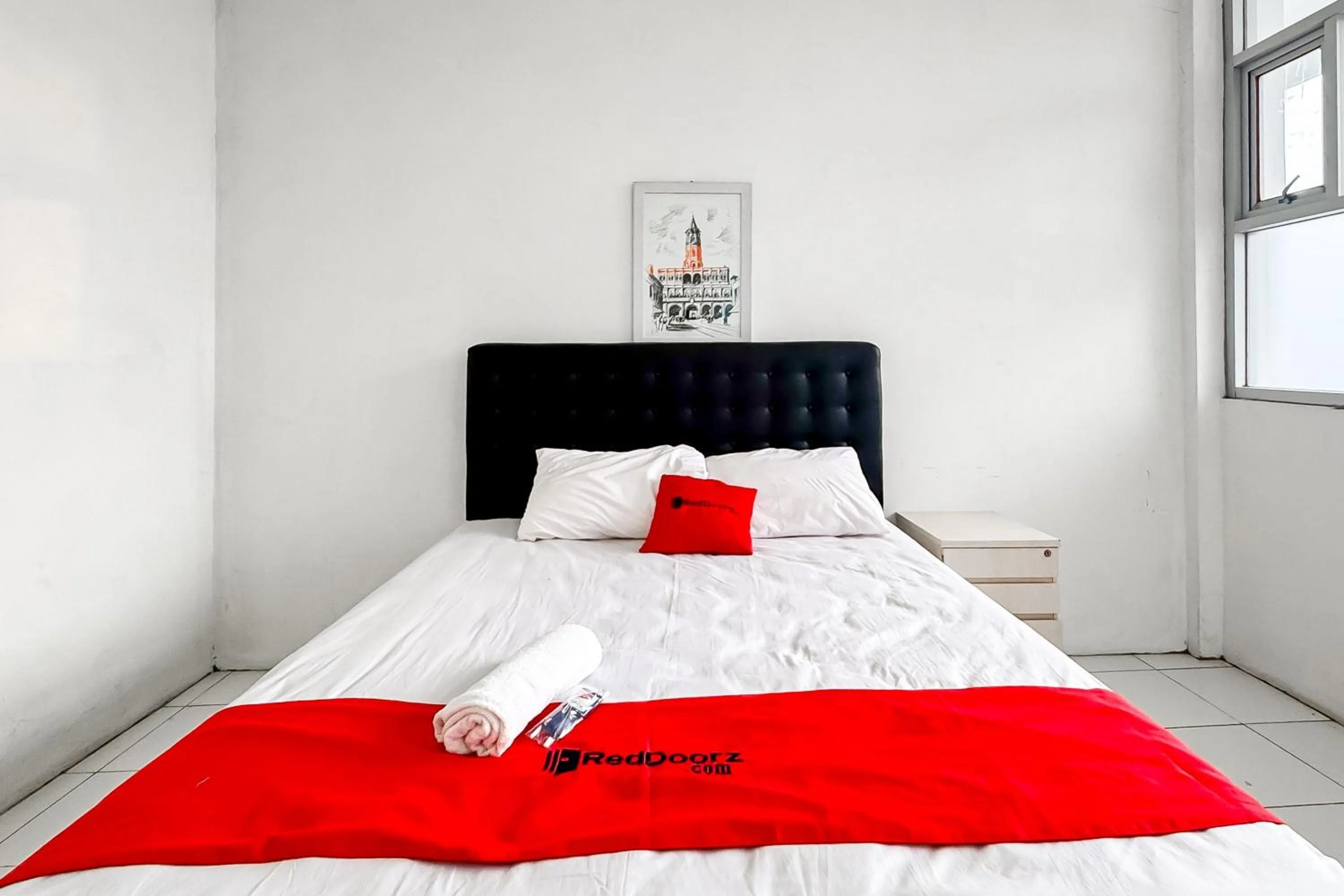 Bedroom, Bed in RedDoorz Syariah at Neu Hostel Cisarua Lembang