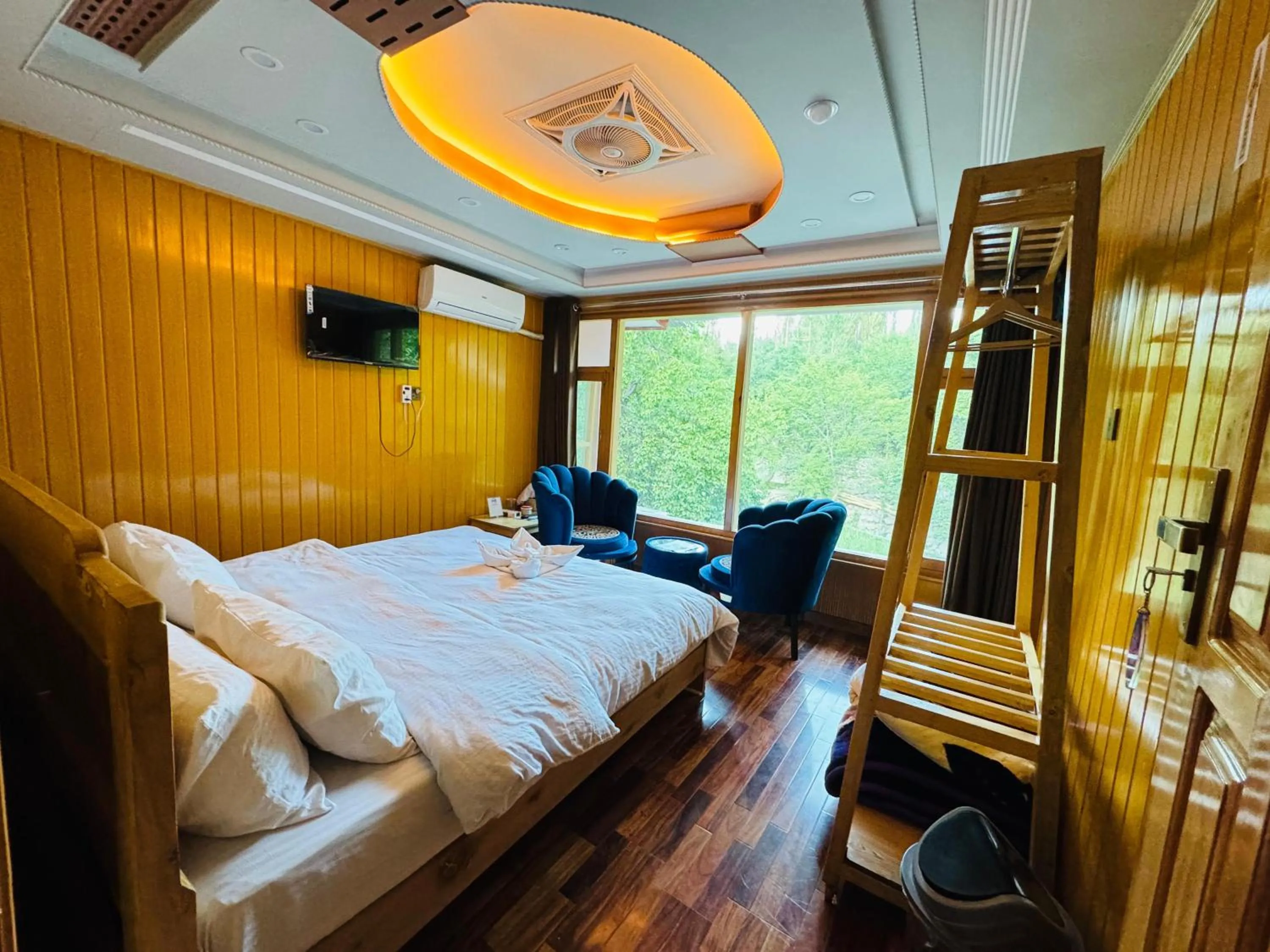 Bed in North Palace Khaplu