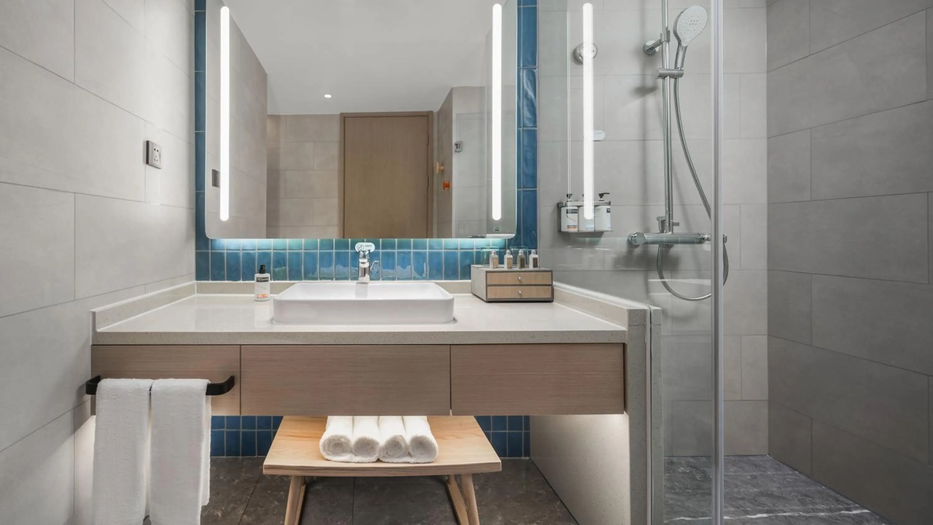 Photo of the whole room in Holiday Inn Express Tengchong Hot-Spring by IHG