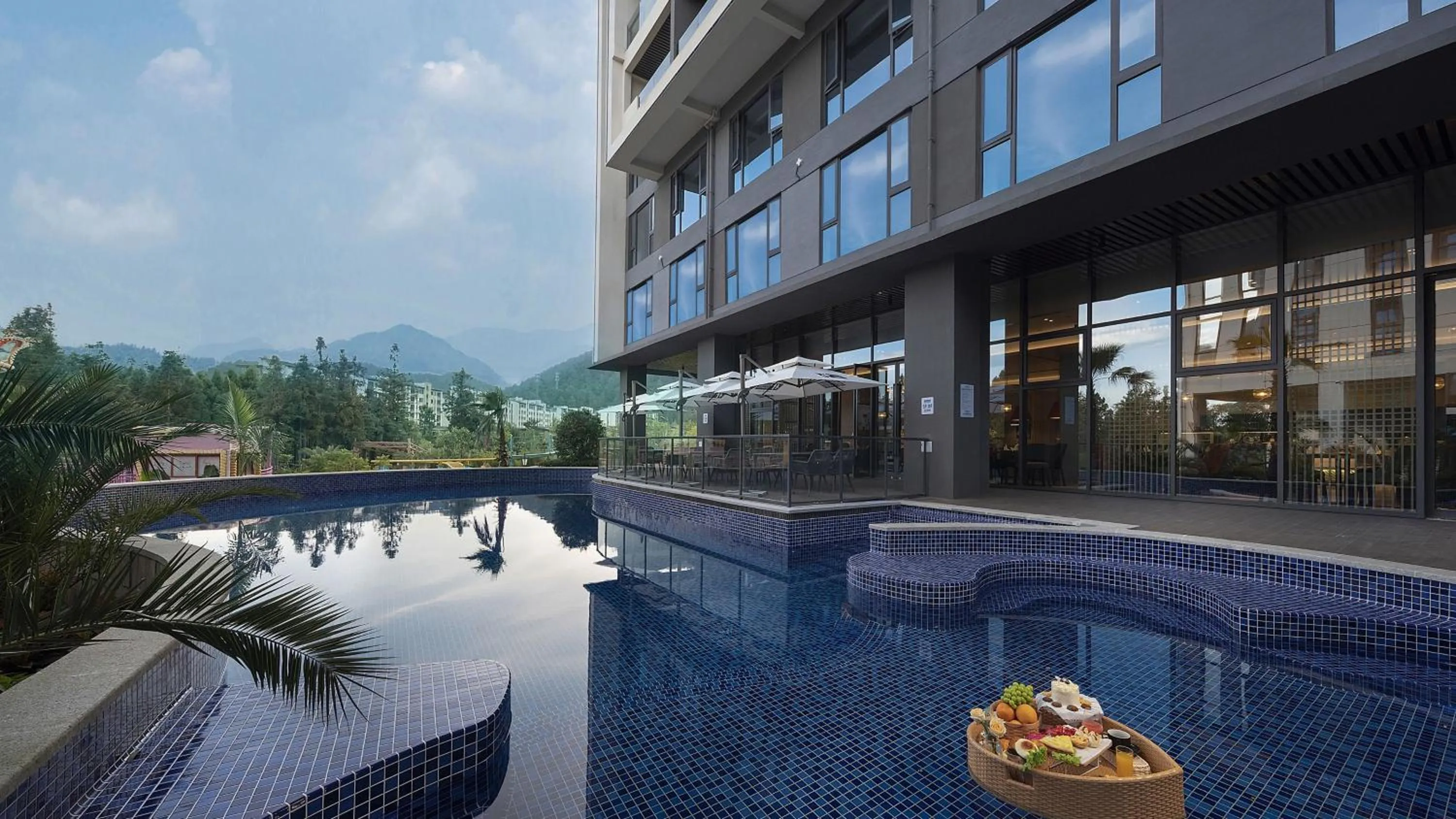 Swimming pool in Holiday Inn Express Tengchong Hot-Spring by IHG