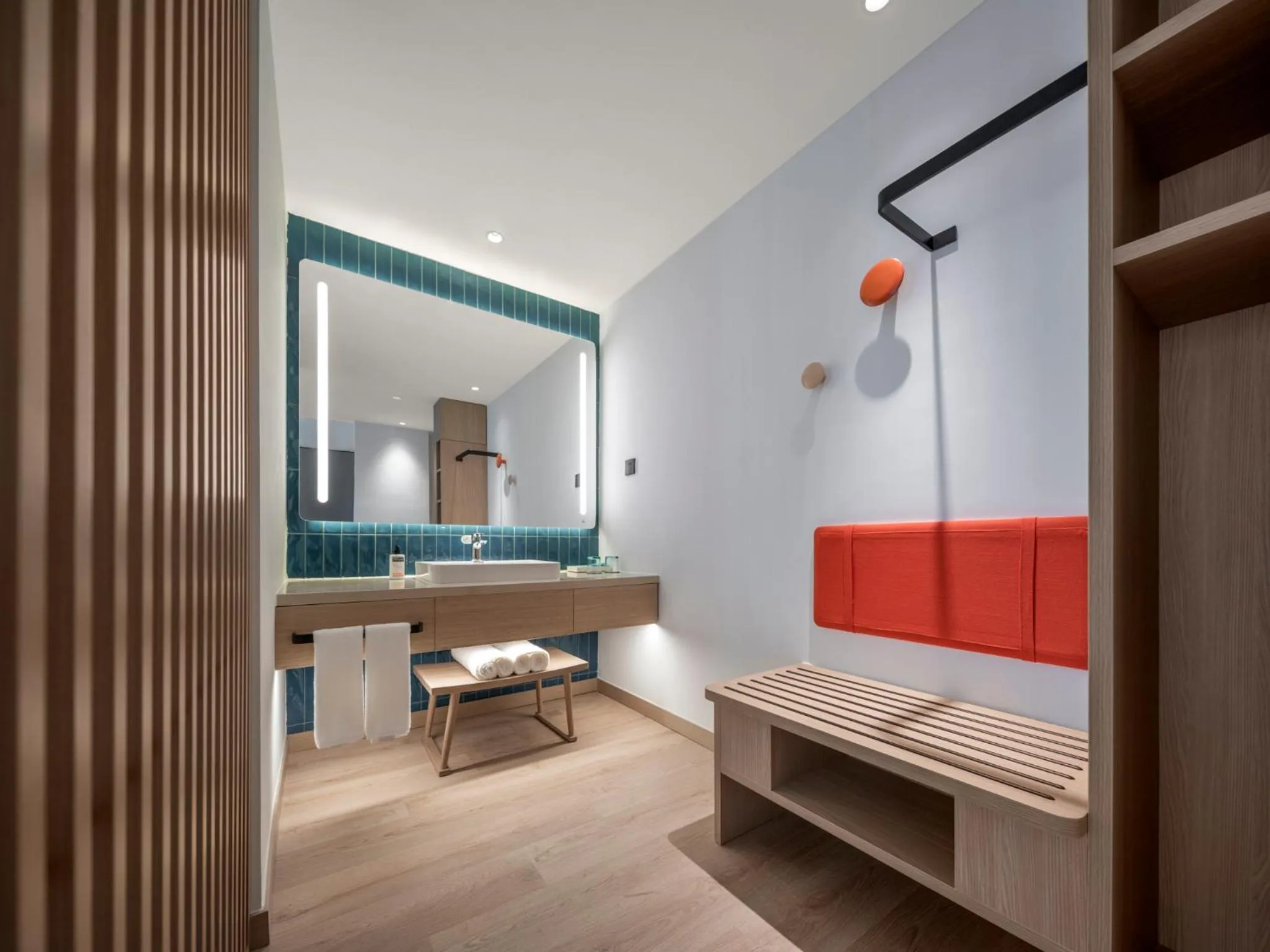 Toilet, Bed in Holiday Inn Express Tengchong Hot-Spring by IHG